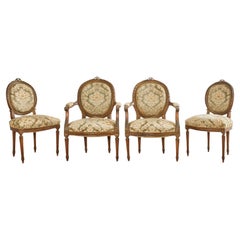 Ensemble de quatre chaises de salle à manger françaises de style Louis XVI du 19ème siècle