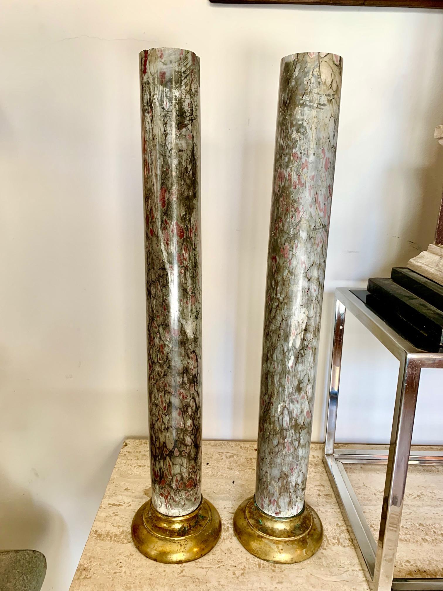Set of two  cylindrical columns in marble, with a base in gilt bronze, sold in two sets of two columns each, .available only one set of two