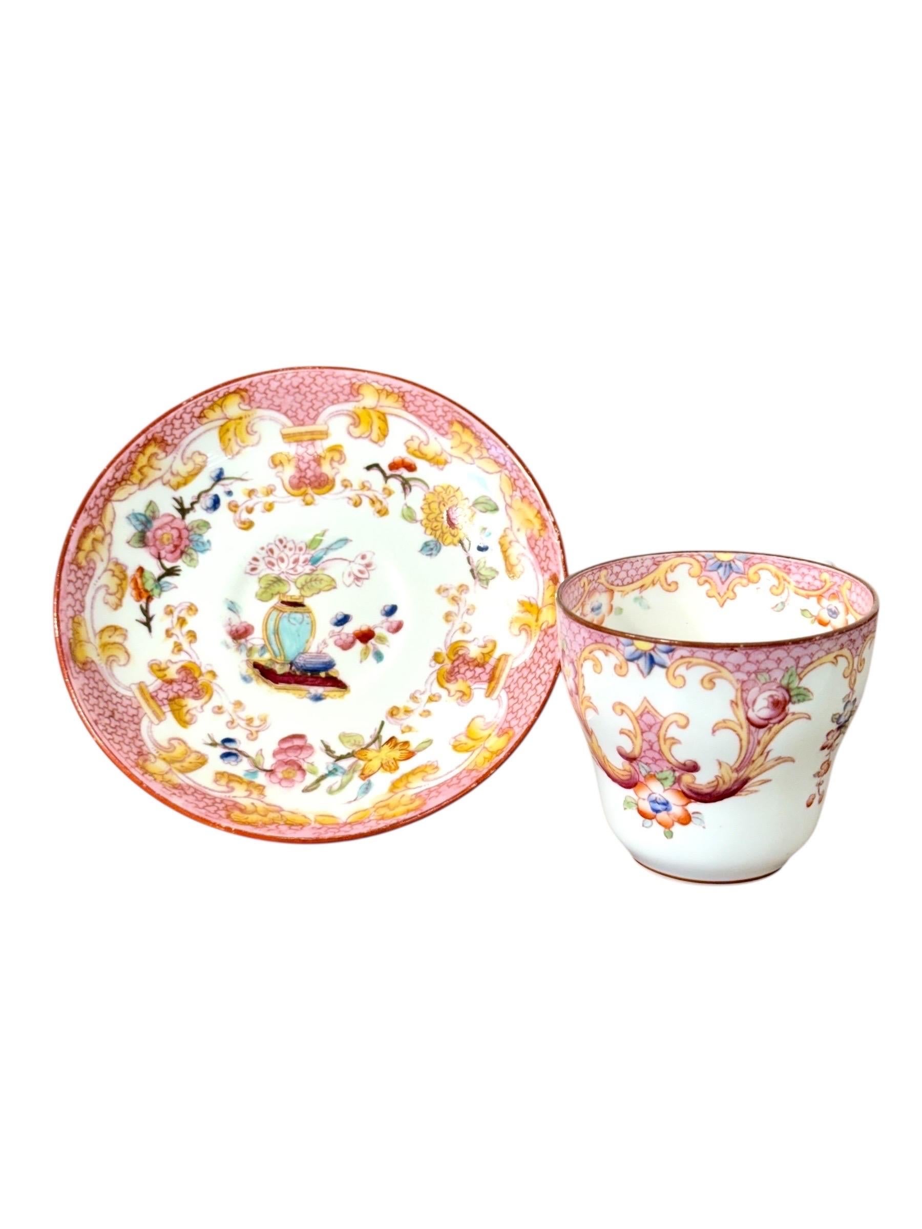 Dipinto a mano Set di quattro tazze e piattini demitasse policromi Samson Paris del XIX secolo in vendita