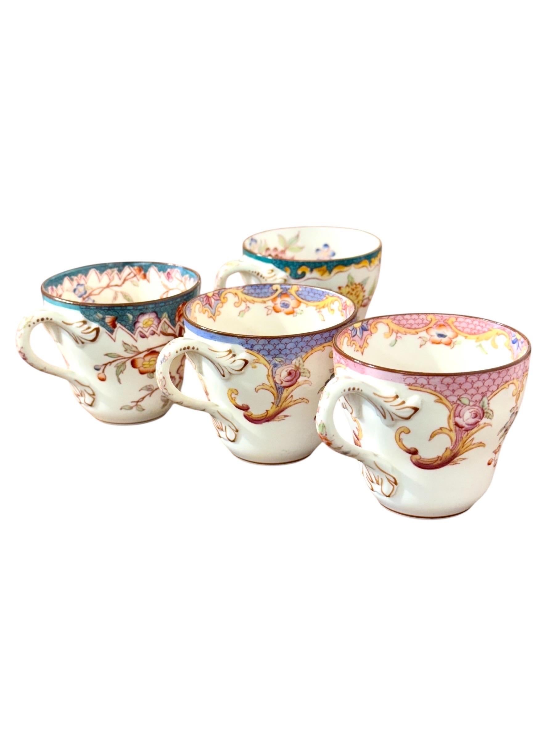 Set di quattro tazze e piattini demitasse policromi Samson Paris del XIX secolo in vendita 3
