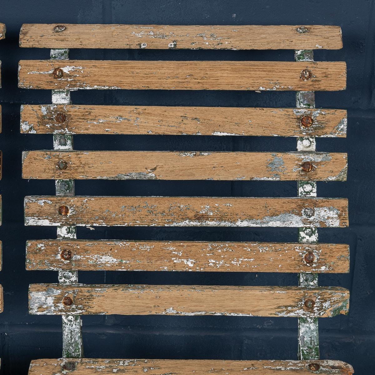 Set di quattro sedie da giardino vittoriane in ferro battuto e legno del 19° secolo, C.C. in vendita 7