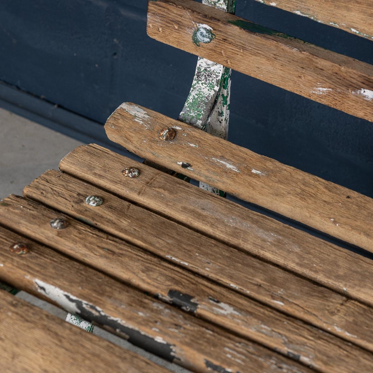 Set di quattro sedie da giardino vittoriane in ferro battuto e legno del 19° secolo, C.C. in vendita 11