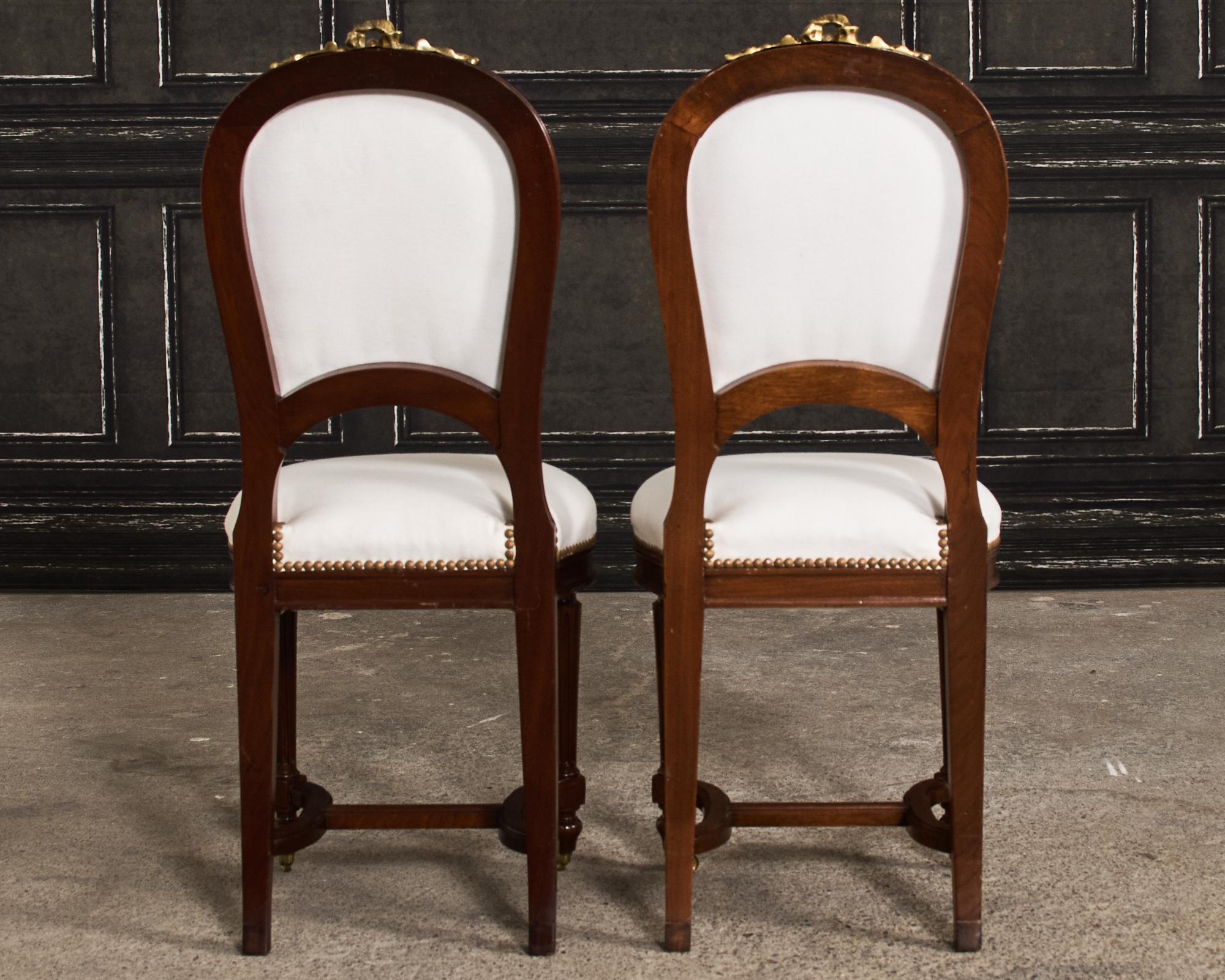 Ensemble de six chaises de salle à manger en acajou de style Directoire du 19e siècle  en vente 3