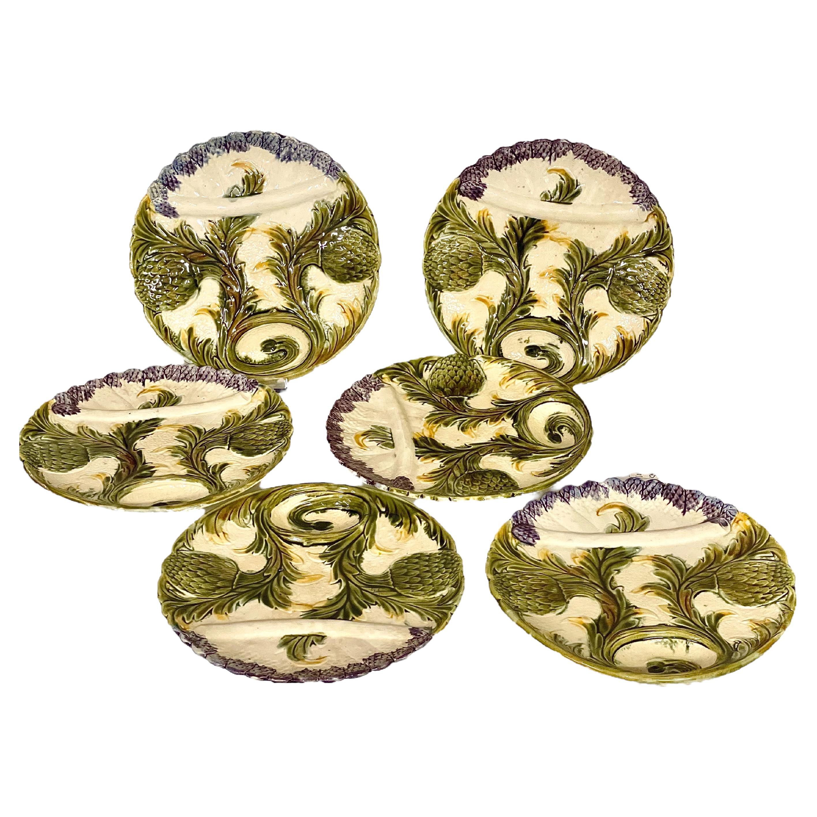 Siglo XIX Juego de seis platos de espárragos de mayólica francesa en venta