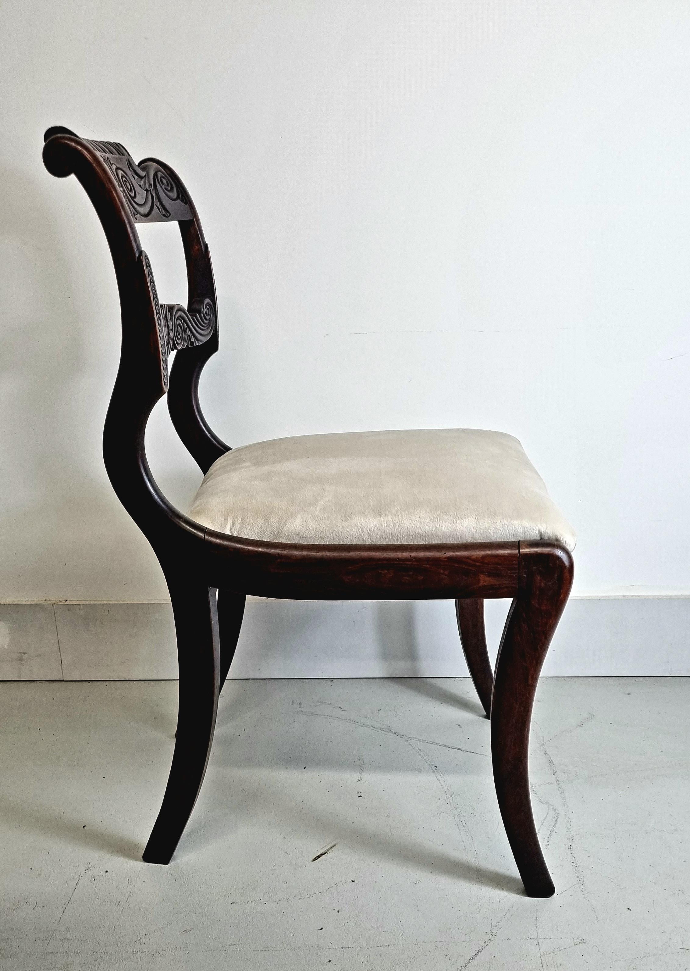 Sculpté Ensemble de six chaises de salle à manger anglo-indiennes du 19e siècle de la période Regency en vente