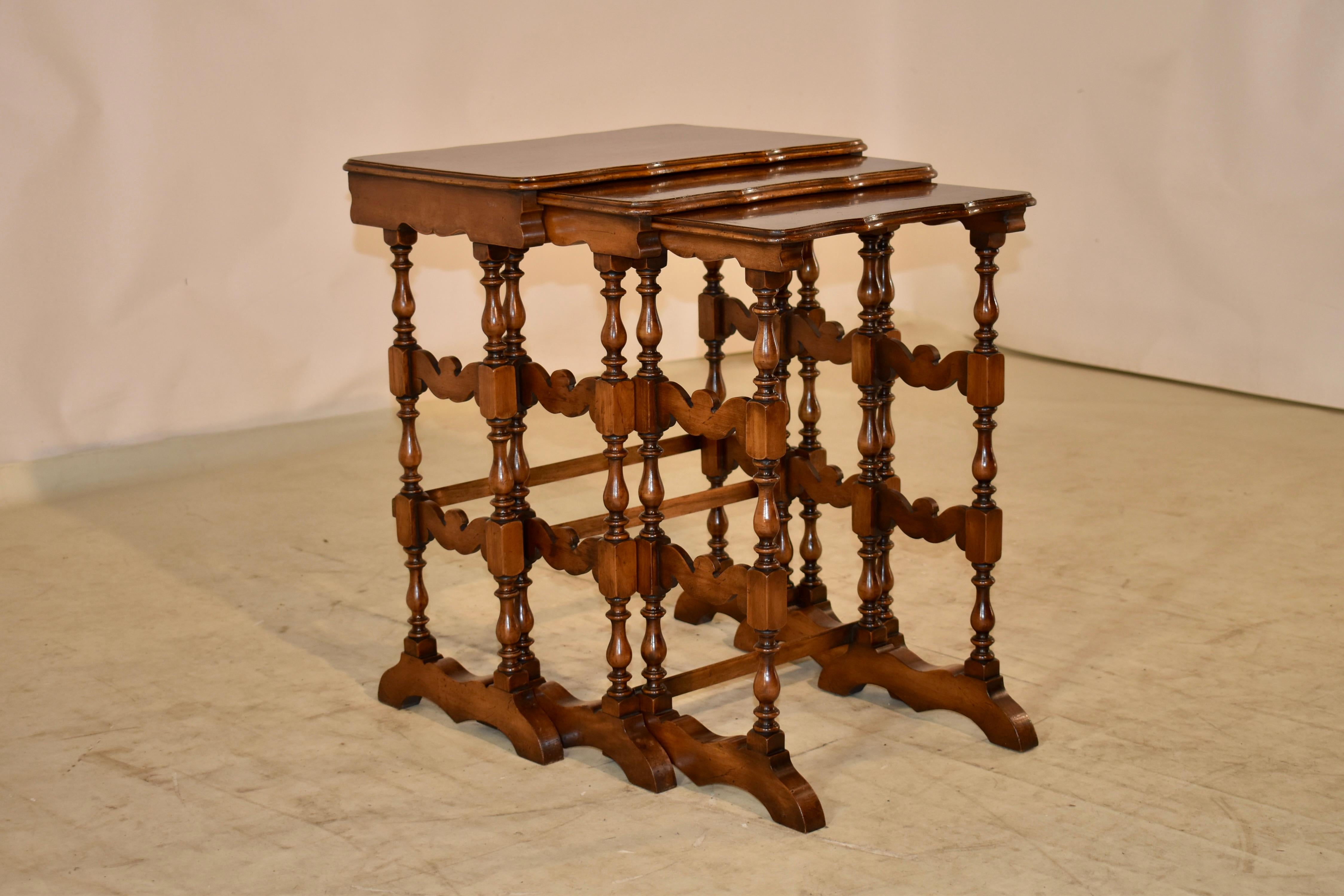 Walnut 19th Century Set of Three Nesting Side Tables For Sale