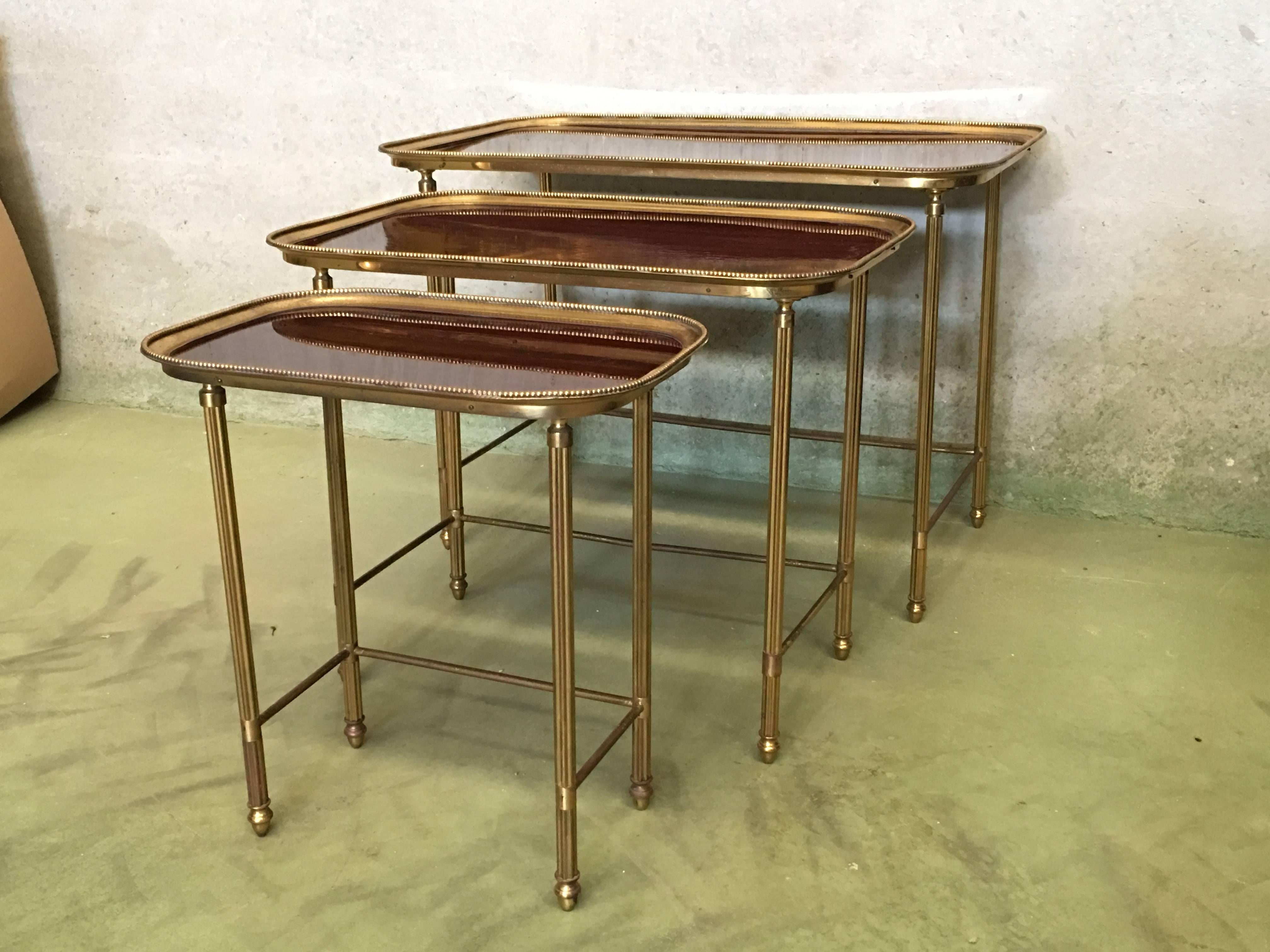 Neoclassical 19th Century Set of Three Nesting Tables in Brass and Mahogany, France For Sale