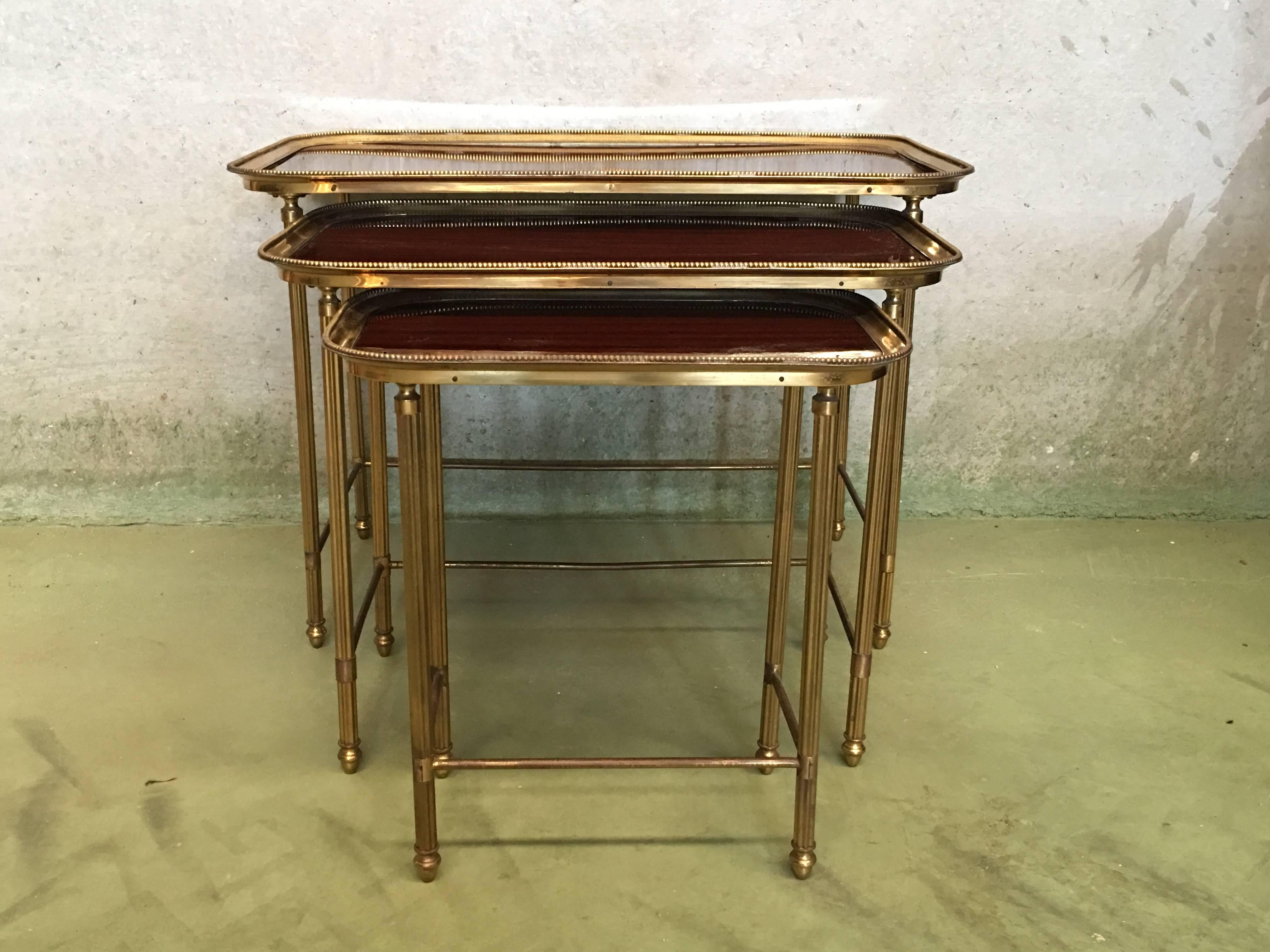 19th Century Set of Three Nesting Tables in Brass and Mahogany, France For Sale 2