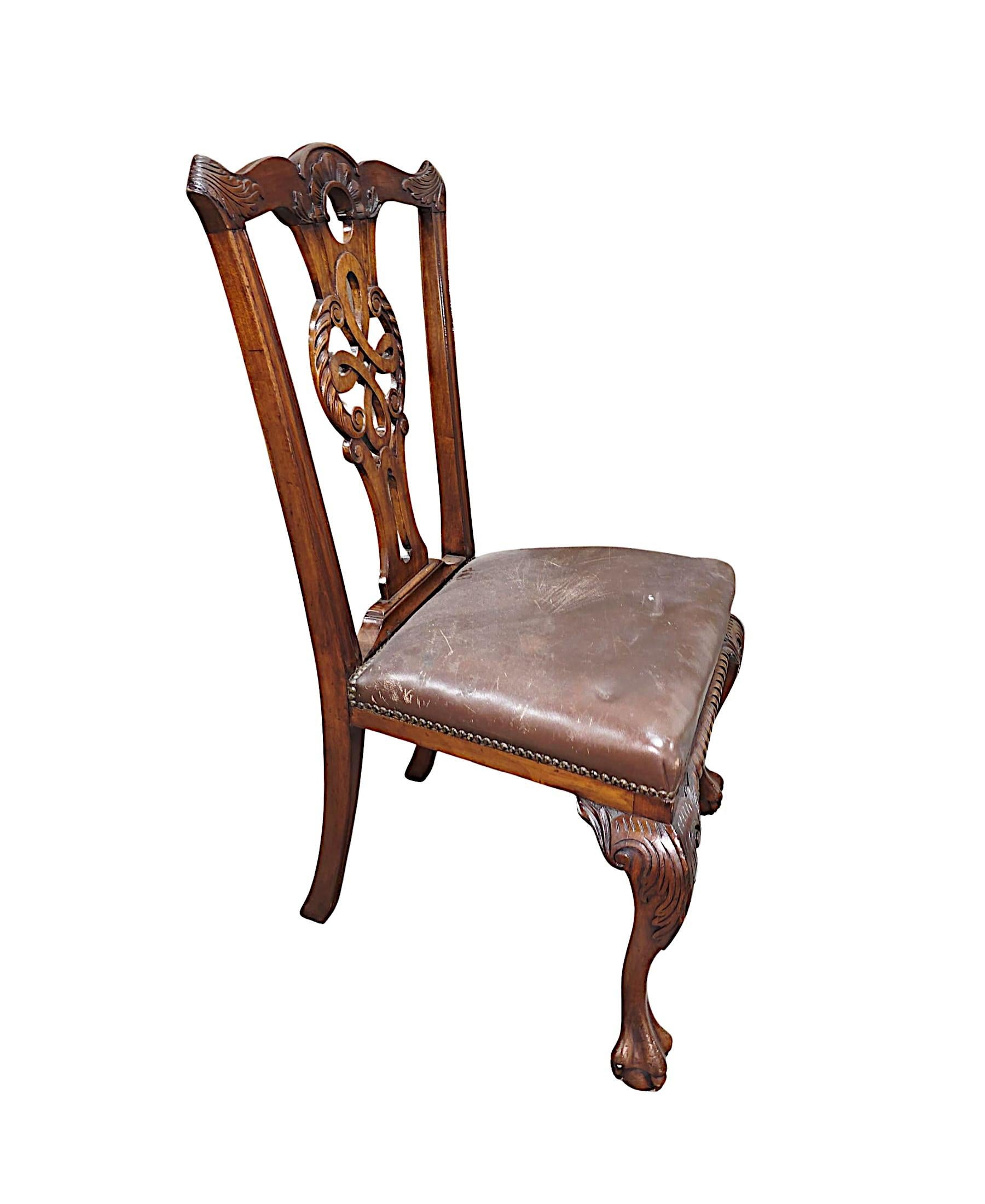Siglo XIX Conjunto de veinticuatro sillas de comedor atribuidas a Butler's of Dublin en venta 5