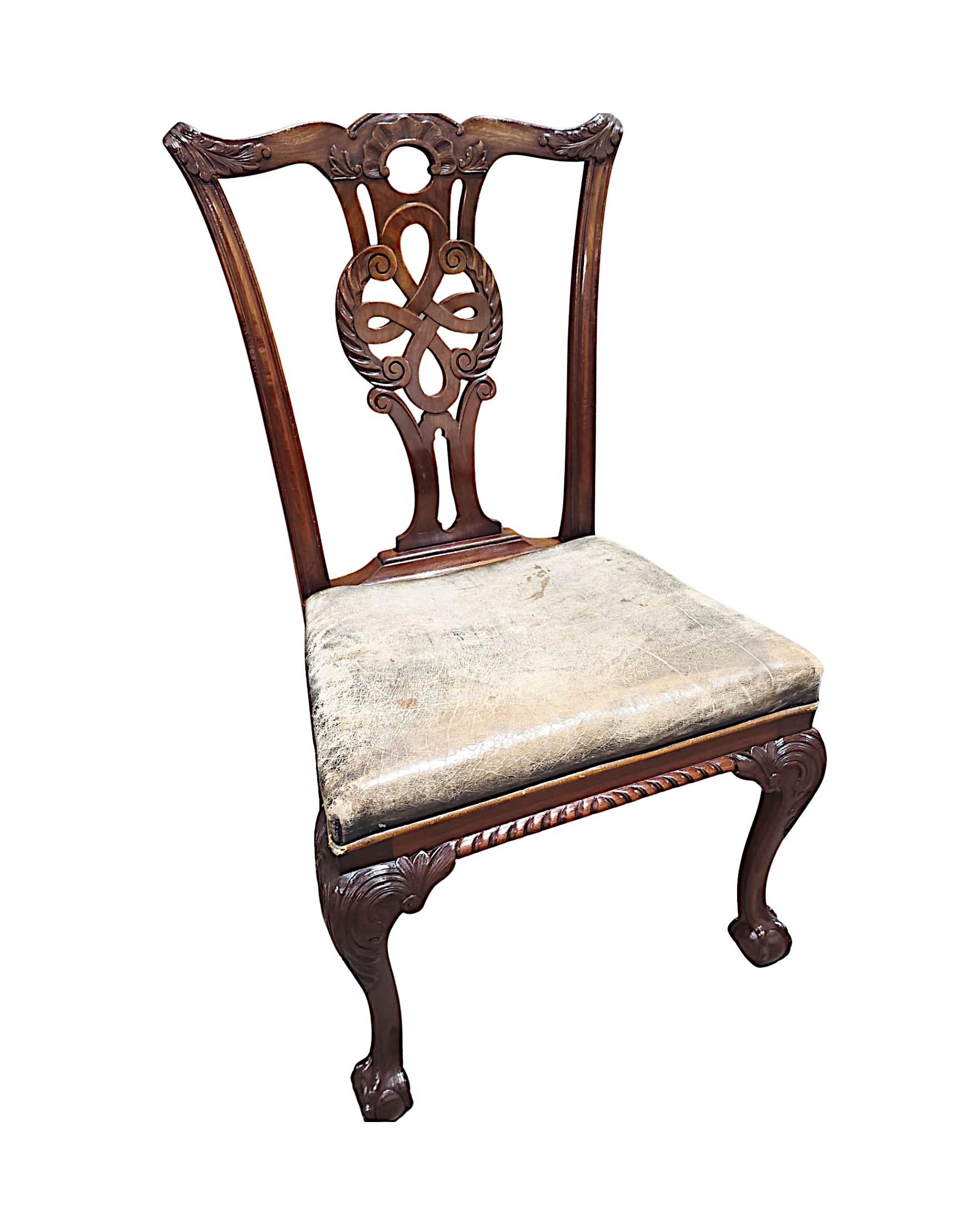 Siglo XIX Conjunto de veinticuatro sillas de comedor atribuidas a Butler's of Dublin en venta 2