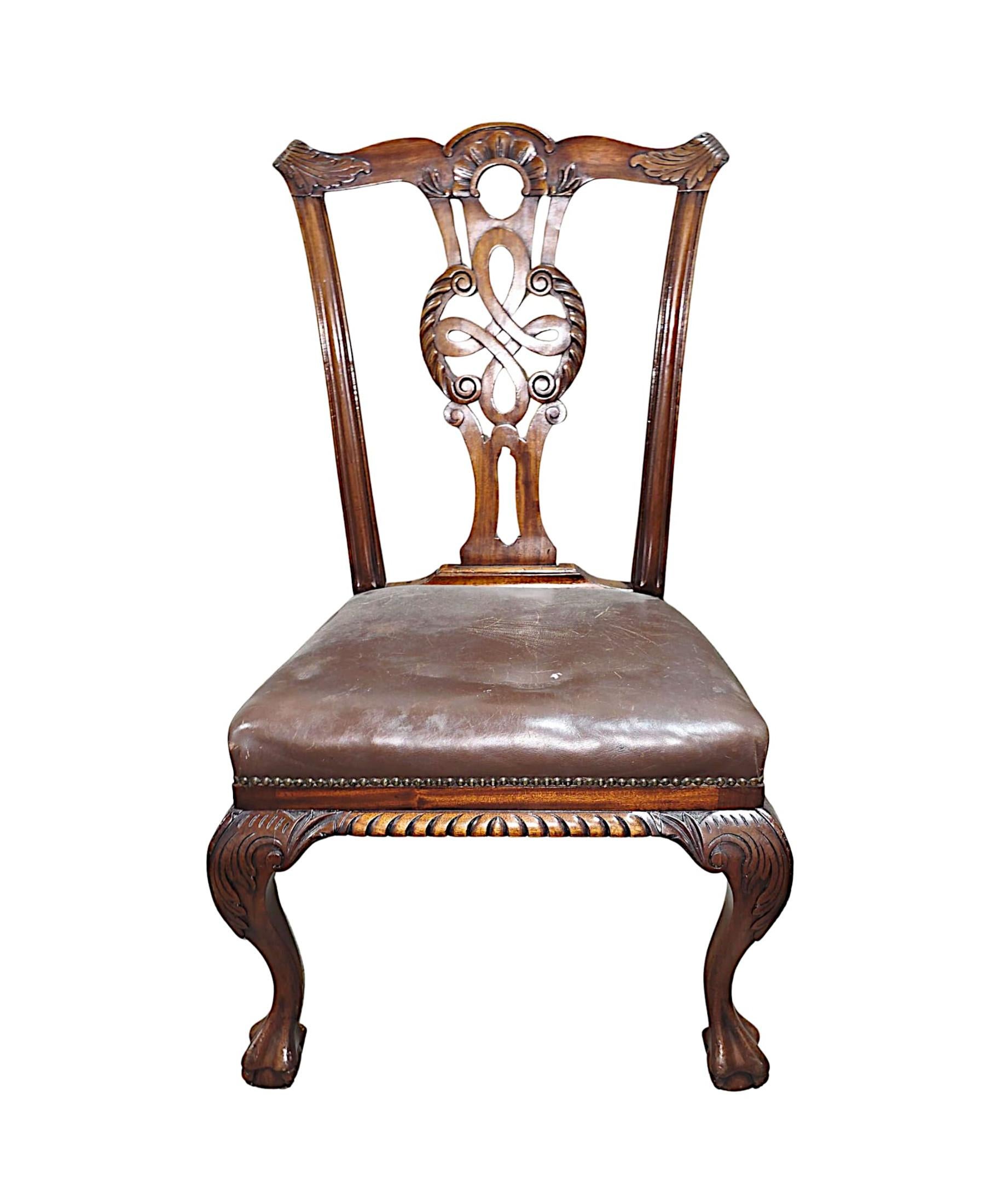 Siglo XIX Conjunto de veinticuatro sillas de comedor atribuidas a Butler's of Dublin en venta 3