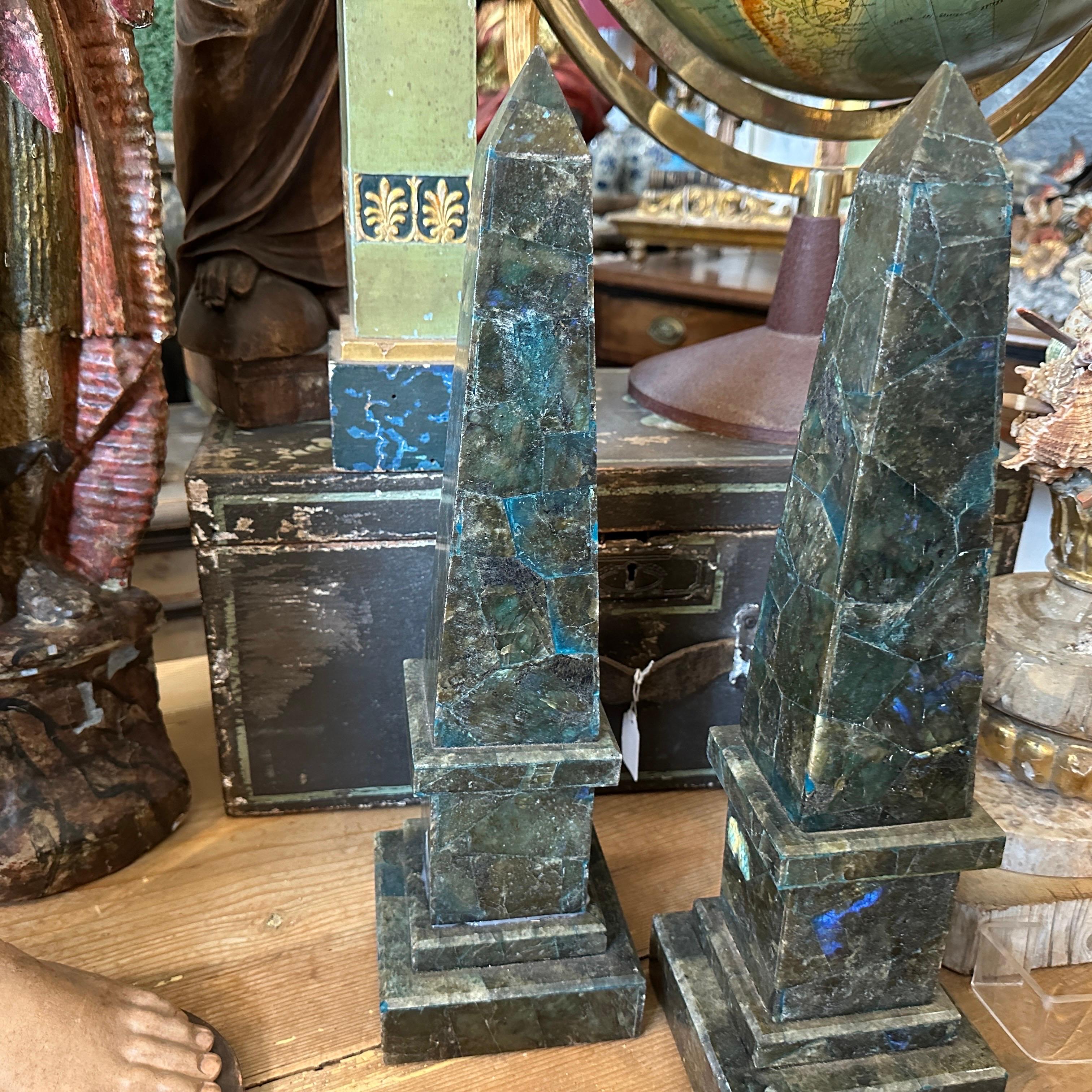 Neoclassical 19th Century Set of Two Green Marble and Lapis lazuli Assembled Italian Obelisks For Sale