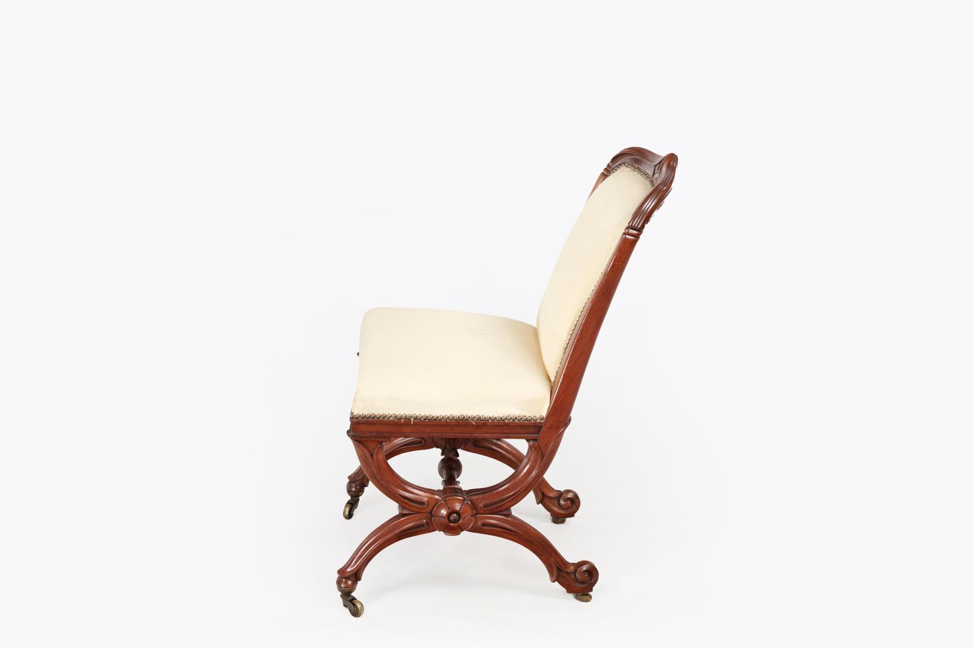 XIXe siècle Ensemble de six chaises de salle à manger du 19ème siècle estampillé « Johnstone & Jeanes » en vente