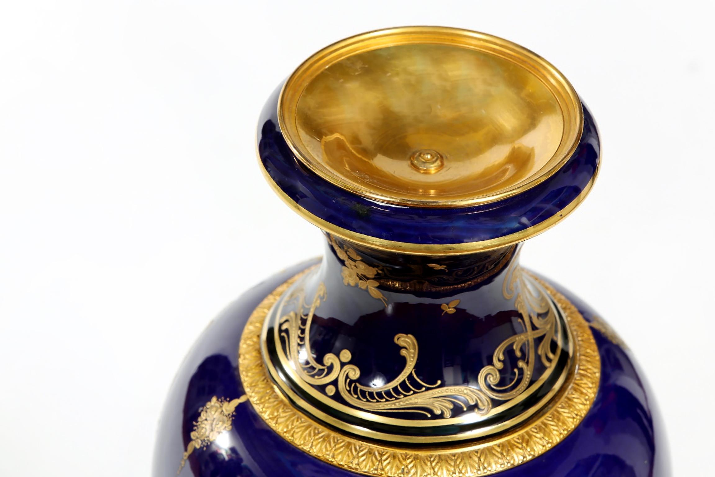 19th Century Sevres Porcelain Covered Decorative Urn In Excellent Condition In Tarry Town, NY