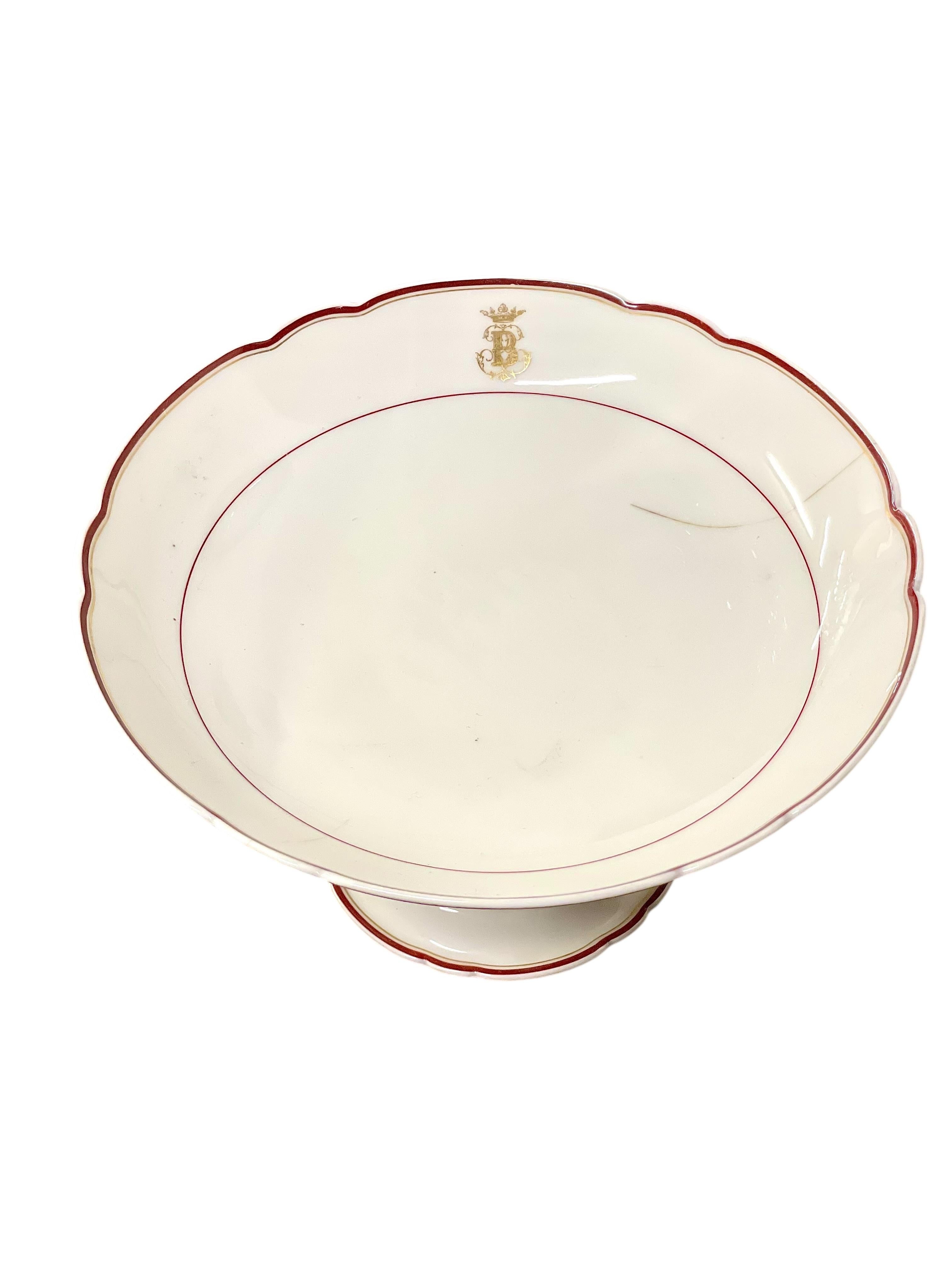 Sèvres Porzellan Tafelservice des 19. Jahrhunderts mit Comital Coronet im Angebot 9