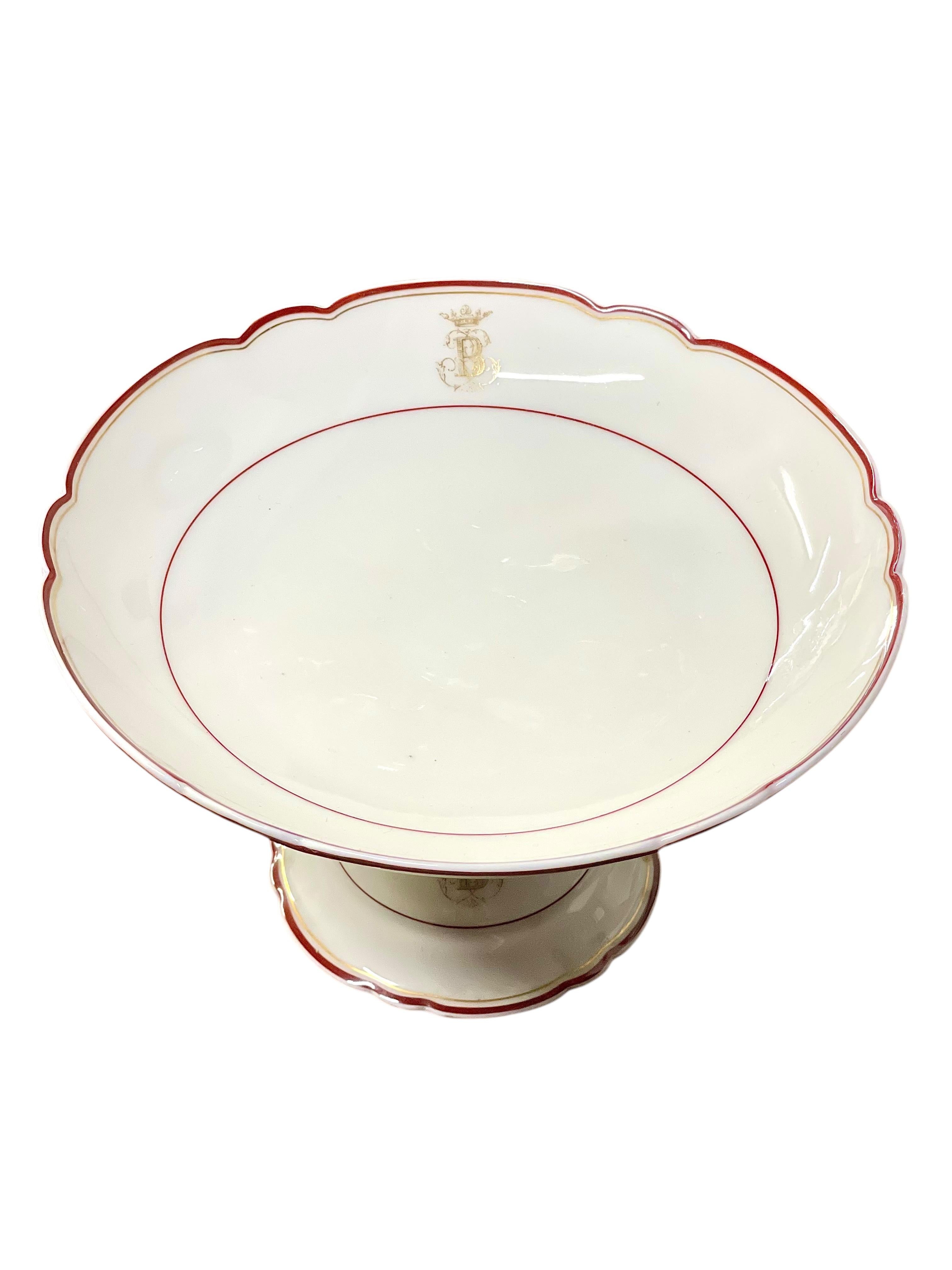 Sèvres Porzellan Tafelservice des 19. Jahrhunderts mit Comital Coronet im Angebot 10