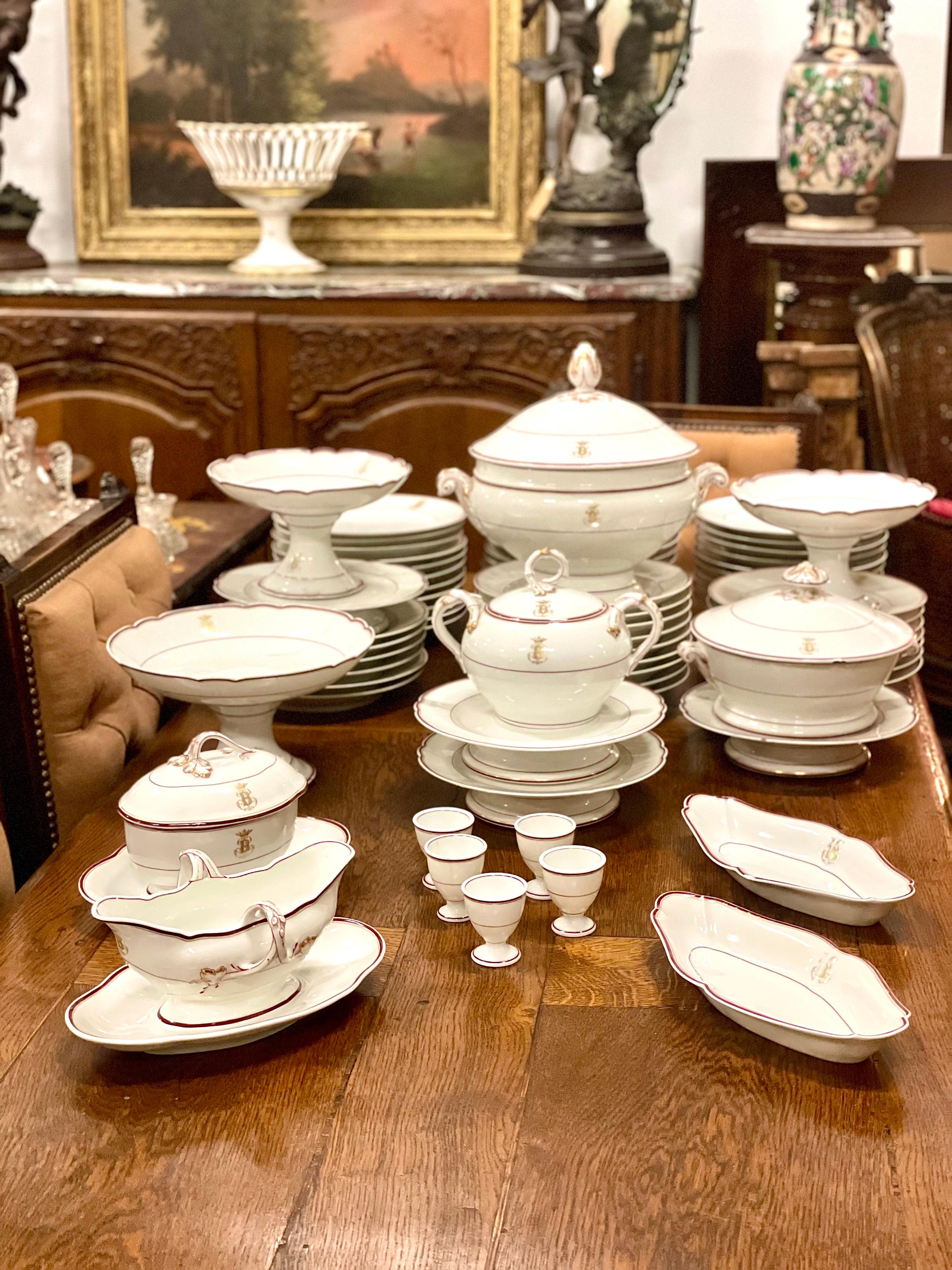Sèvres Porzellan Tafelservice des 19. Jahrhunderts mit Comital Coronet im Angebot 15