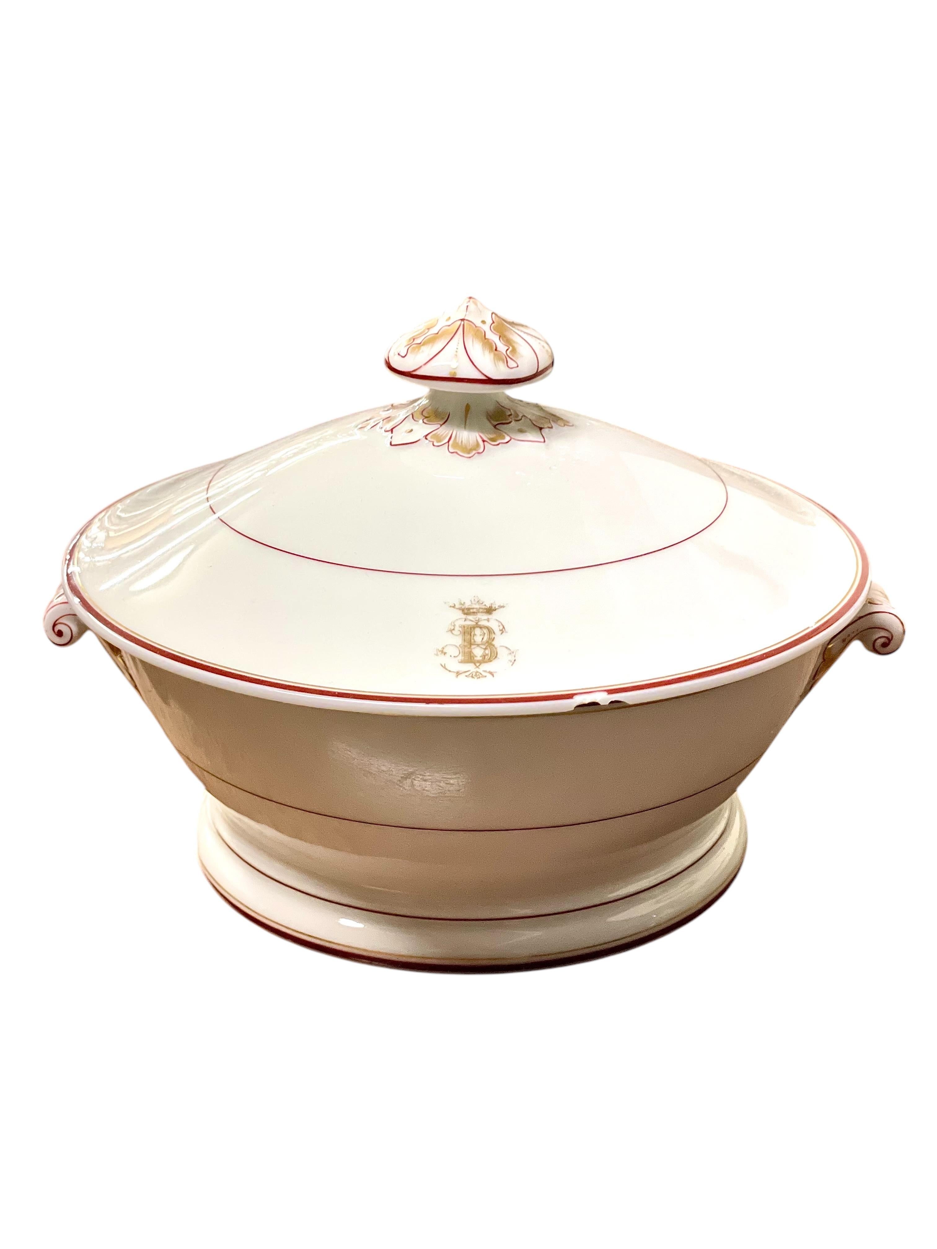 Sèvres Porzellan Tafelservice des 19. Jahrhunderts mit Comital Coronet im Angebot 2
