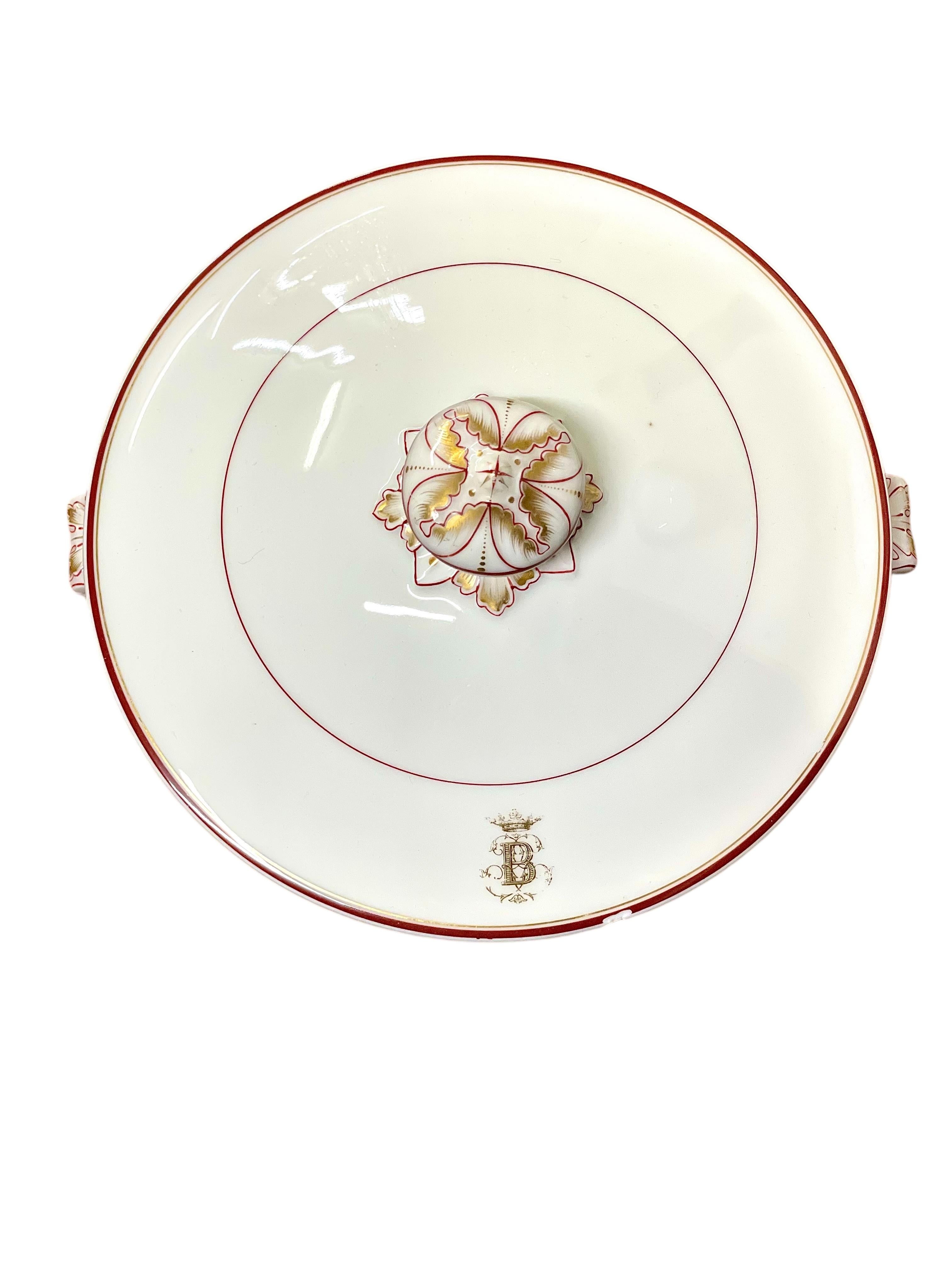 Sèvres Porzellan Tafelservice des 19. Jahrhunderts mit Comital Coronet im Angebot 3
