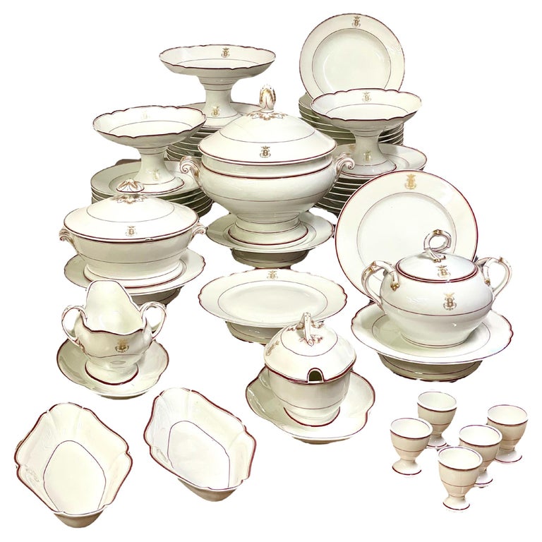 Vajilla de porcelana de Sèvres del siglo XIX con coroneta comital