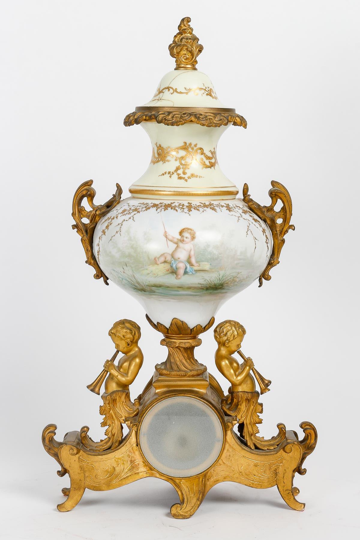 19th Century Sèvres Porcelain Mantel Set. For Sale 6