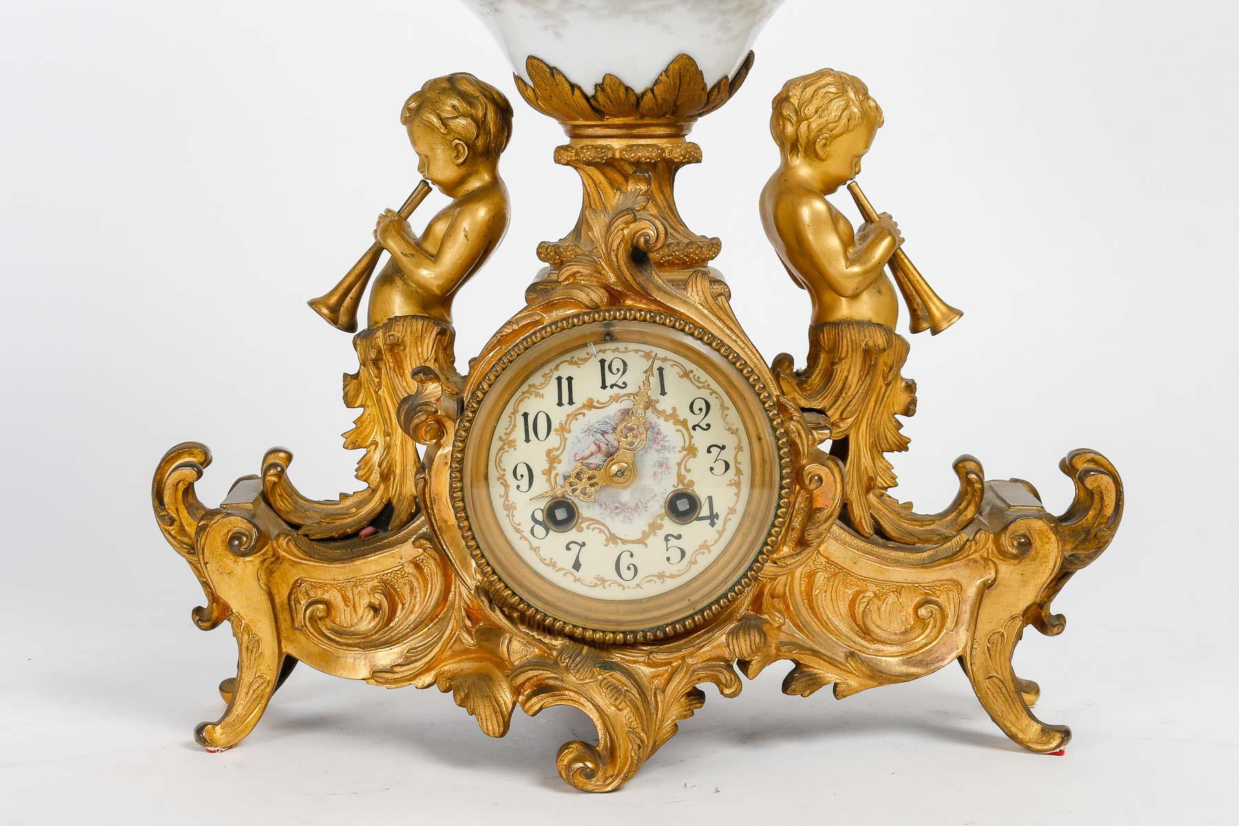 Sèvres-Porzellan-Mantel-Set des 19. Jahrhunderts. im Angebot 3