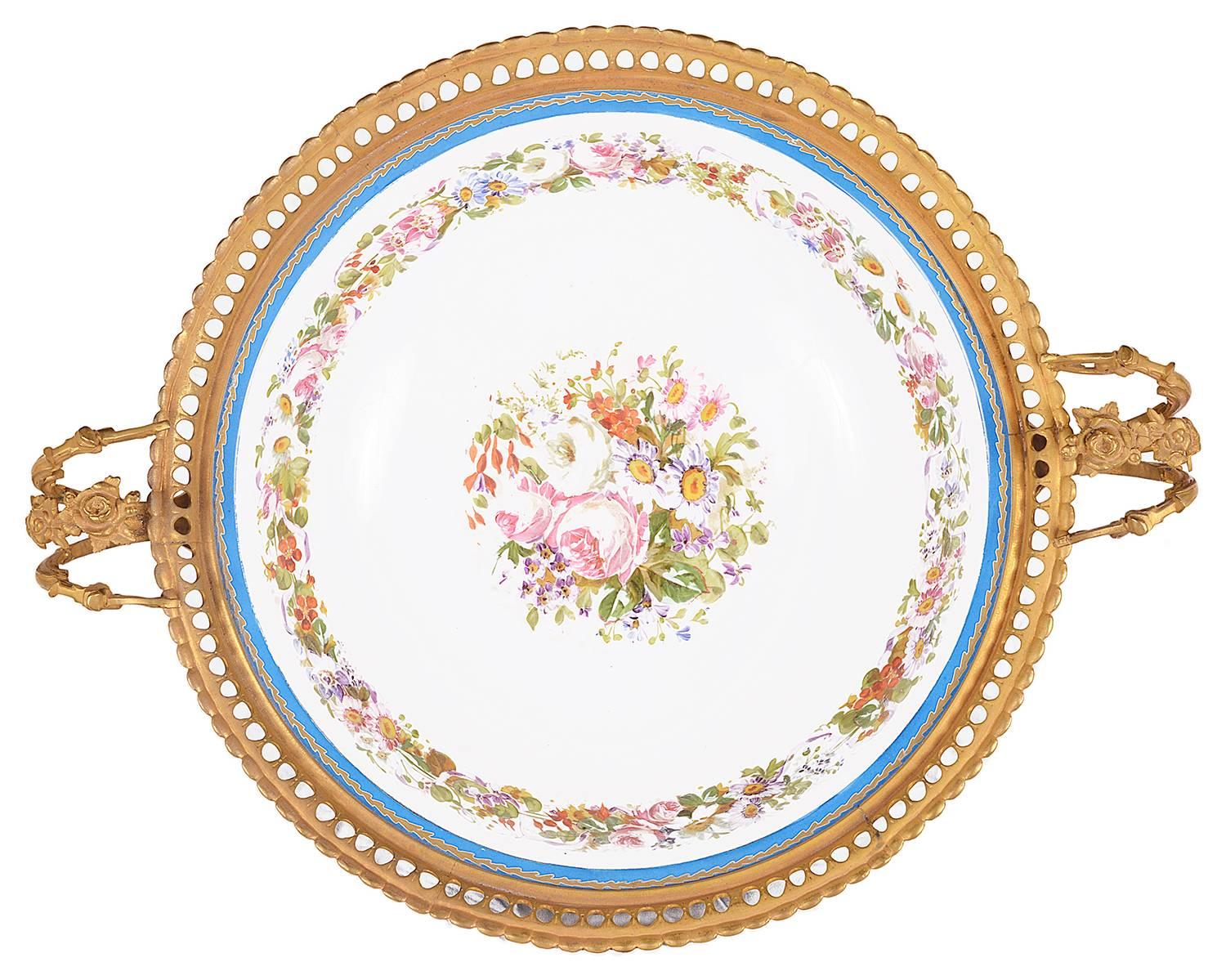 19th Century Sevres Style Comport In Excellent Condition For Sale In Brighton, Sussex