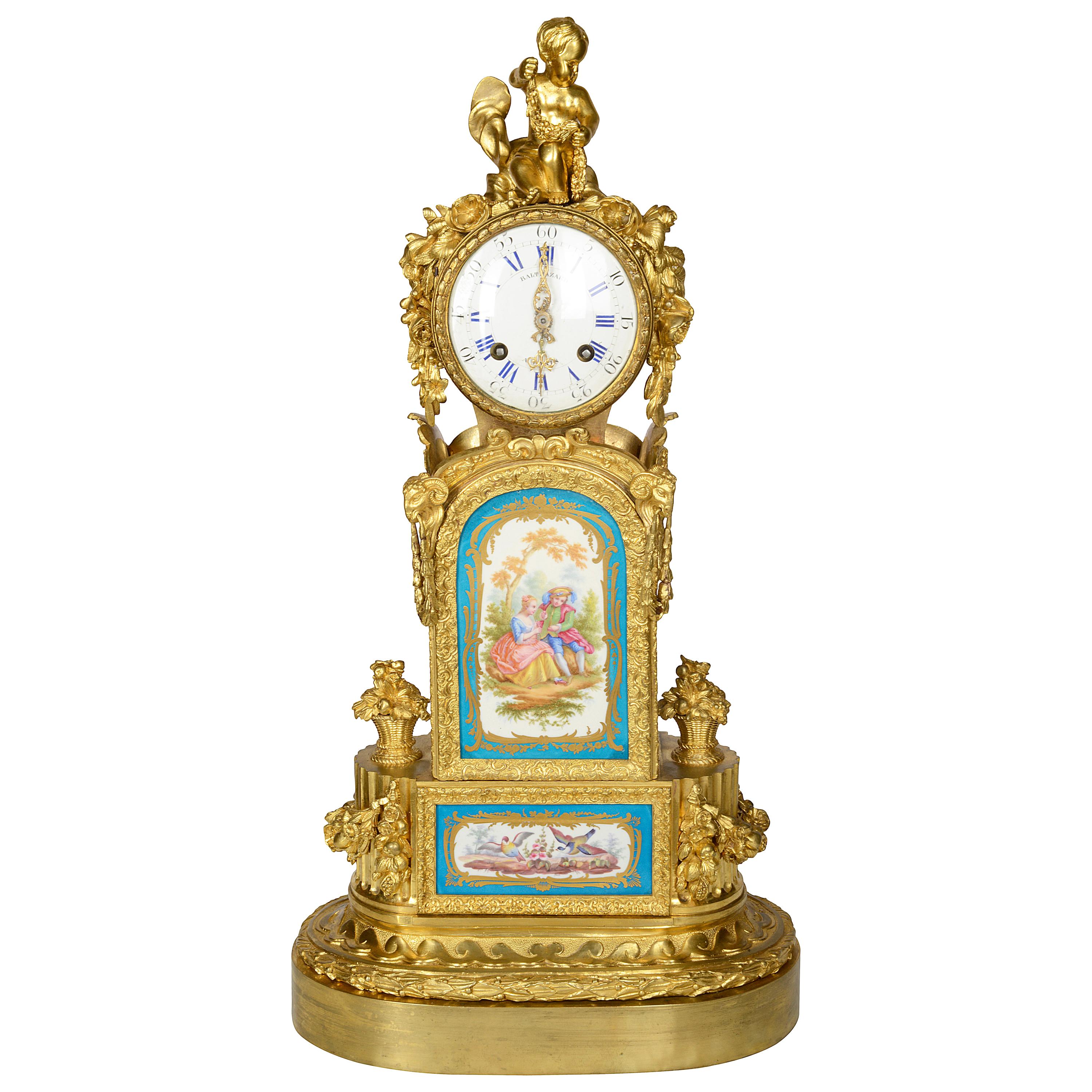 Pendule de cheminée de style Sèvres du 19e siècle en bronze doré et doré en vente