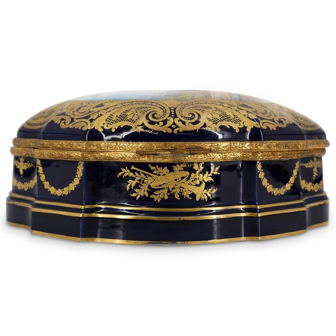 Caja tocador / joyero de porcelana estilo Sevres del siglo XIX Dorado en venta