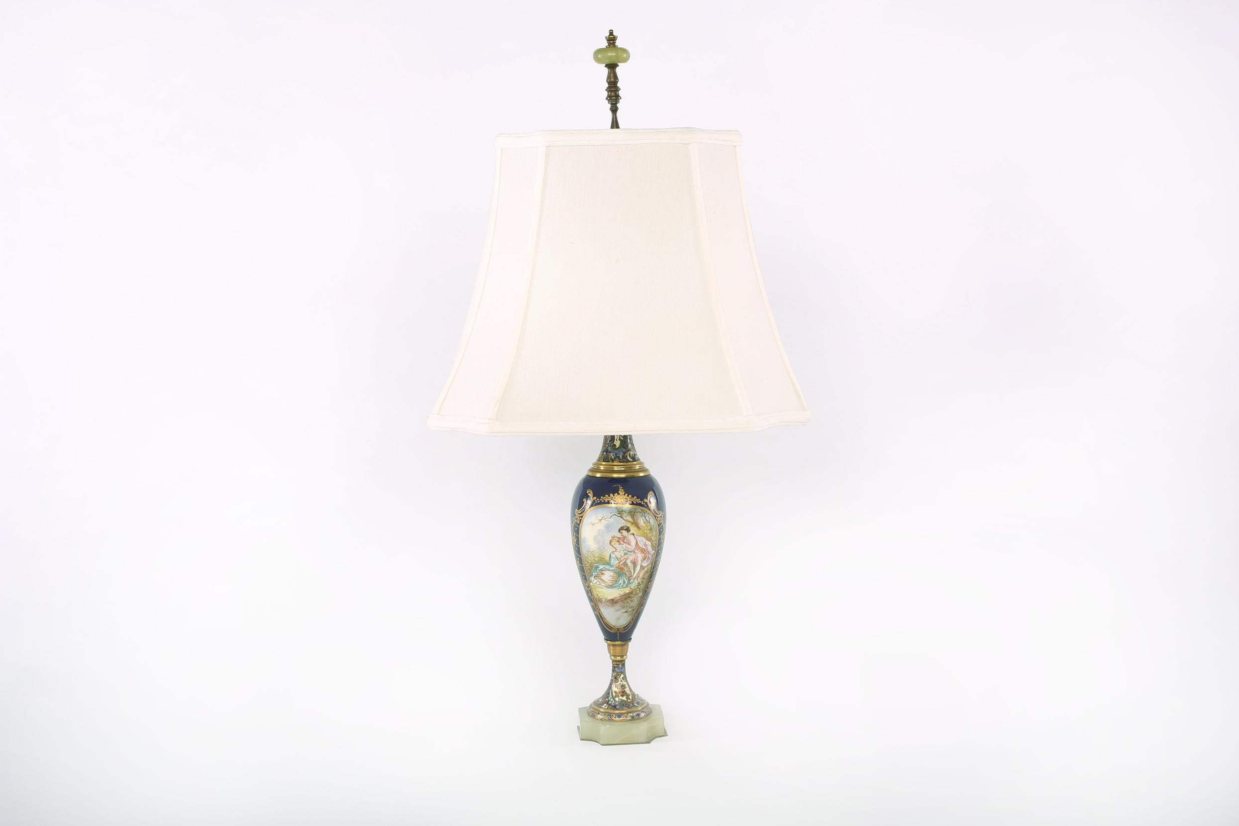 Lampes de table de style Sèvres du XIXe siècle en porcelaine et onyx avec base en vente 4