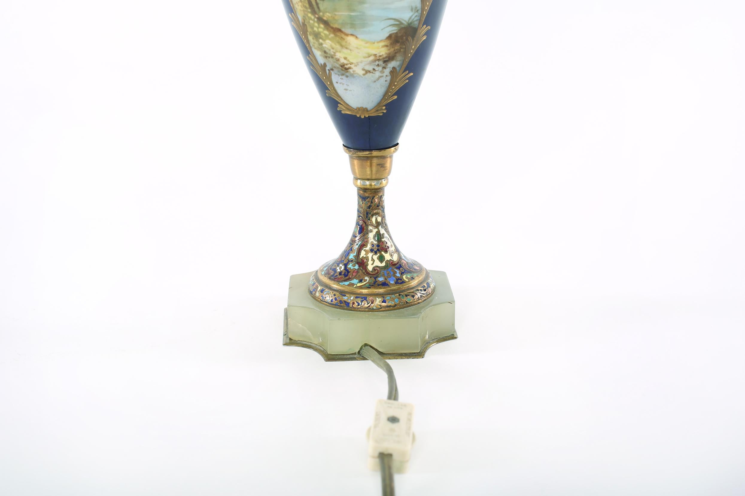 Lampes de table de style Sèvres du XIXe siècle en porcelaine et onyx avec base en vente 2