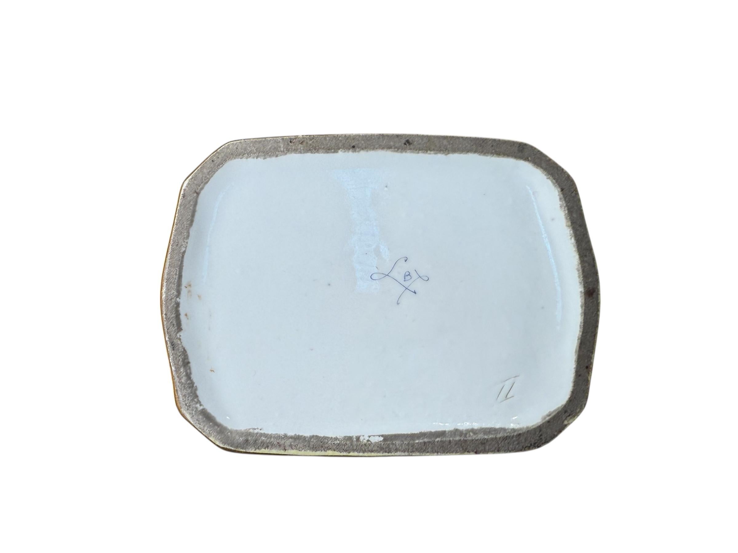 Scatola in porcellana di Sèvres del XIX secolo in vendita 3