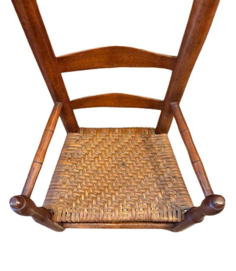 Shaker-Kindersessel aus dem 19. Jahrhundert mit Leiterrücken, um 1870 im Zustand „Gut“ im Angebot in Nantucket, MA