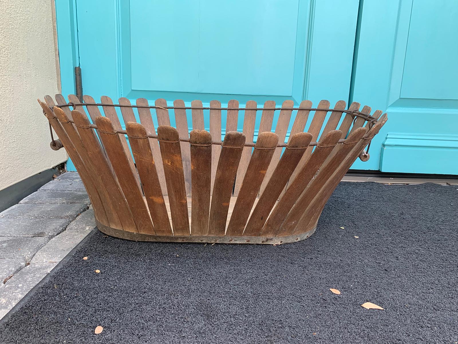 19th Century Shaker Wooden Splat Basket In Good Condition In Atlanta, GA