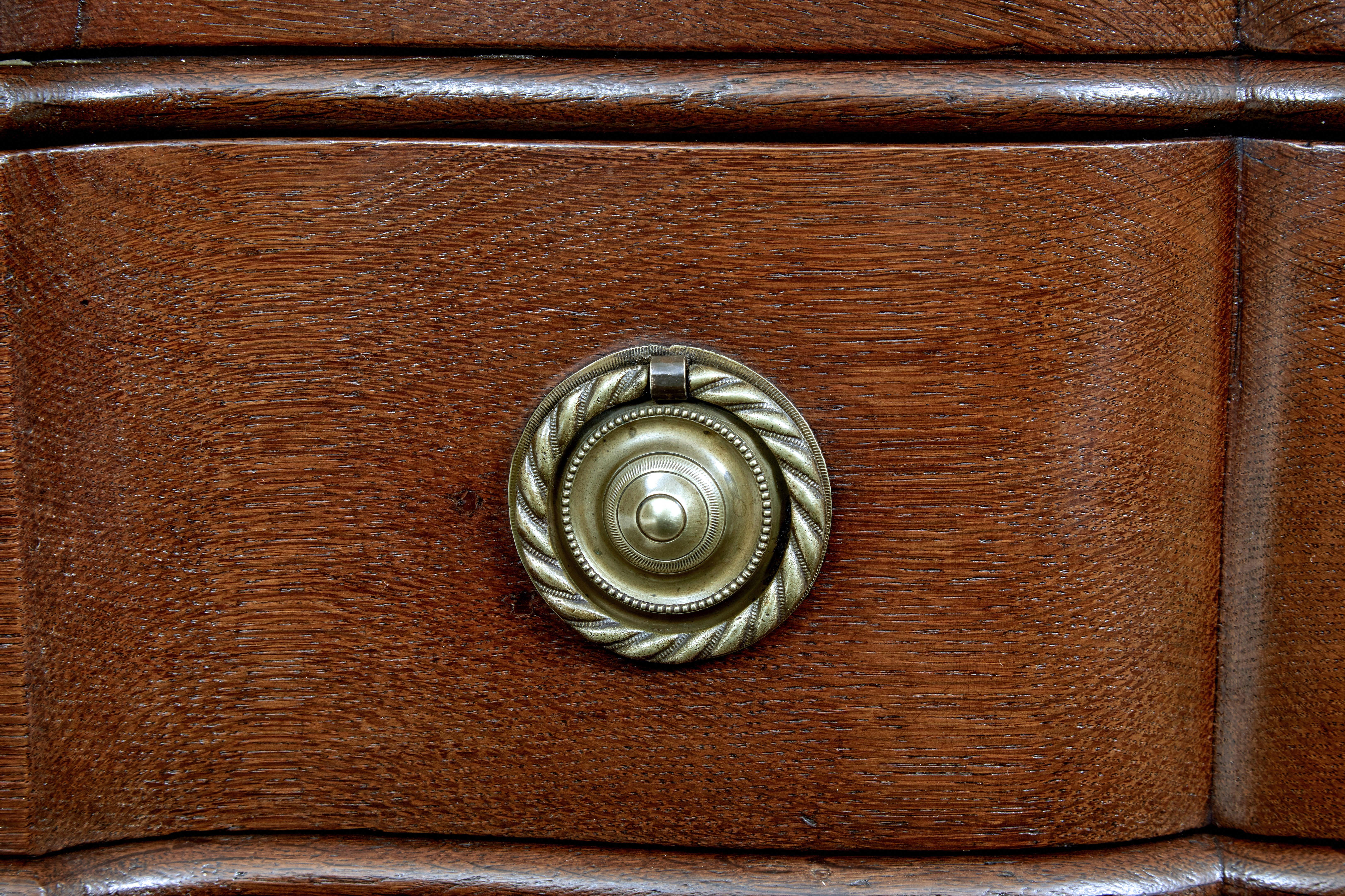19th century shaped front oak chest of drawers In Good Condition For Sale In Debenham, Suffolk