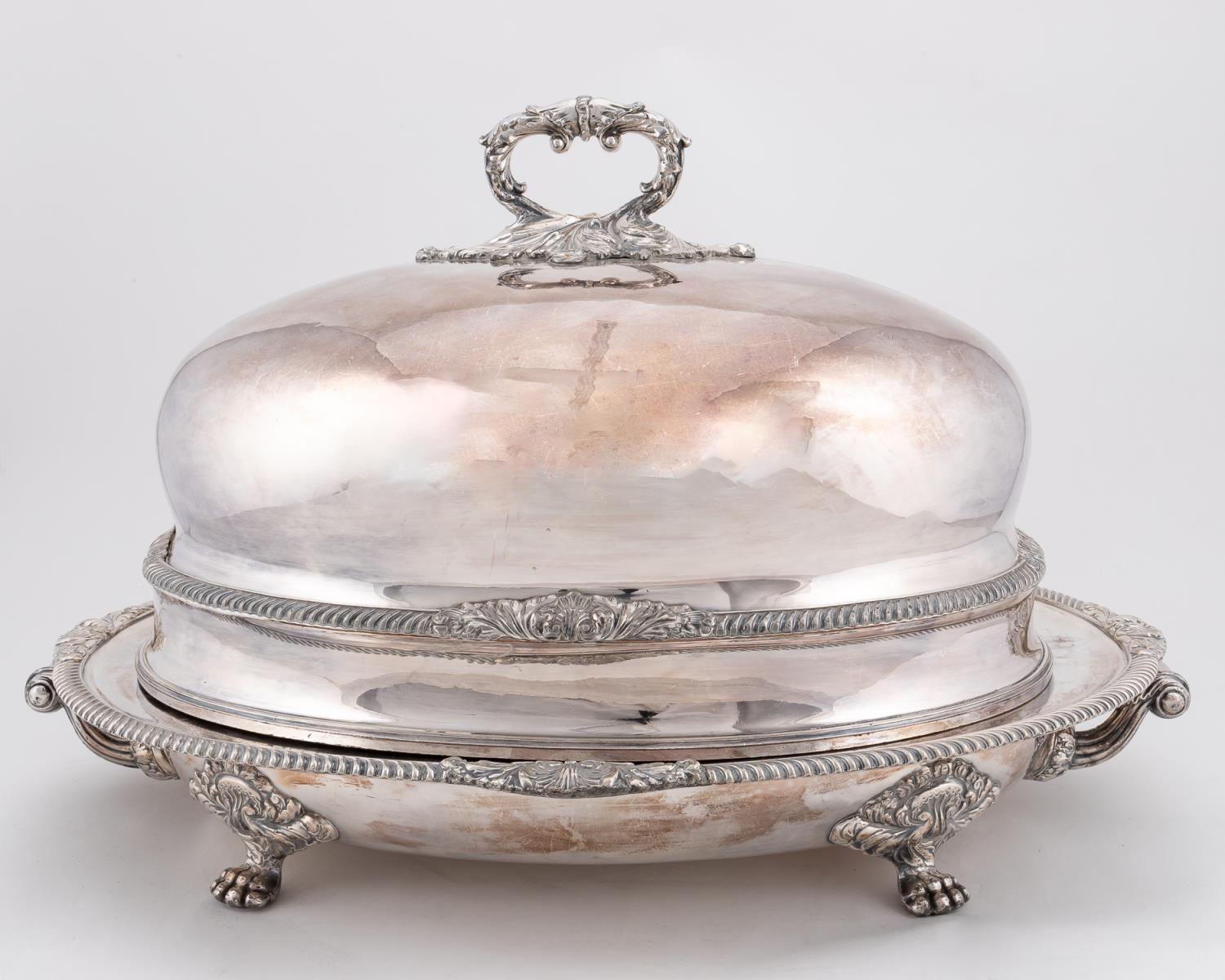 English, first half 19th century. Armorial regimental old Sheffield plate silver meat dome with platter and hot water base, having the arms of the 28th (North Gloucestershire) Regiment of Foot having the sphinx of the Napoleonic campaigns. The shell