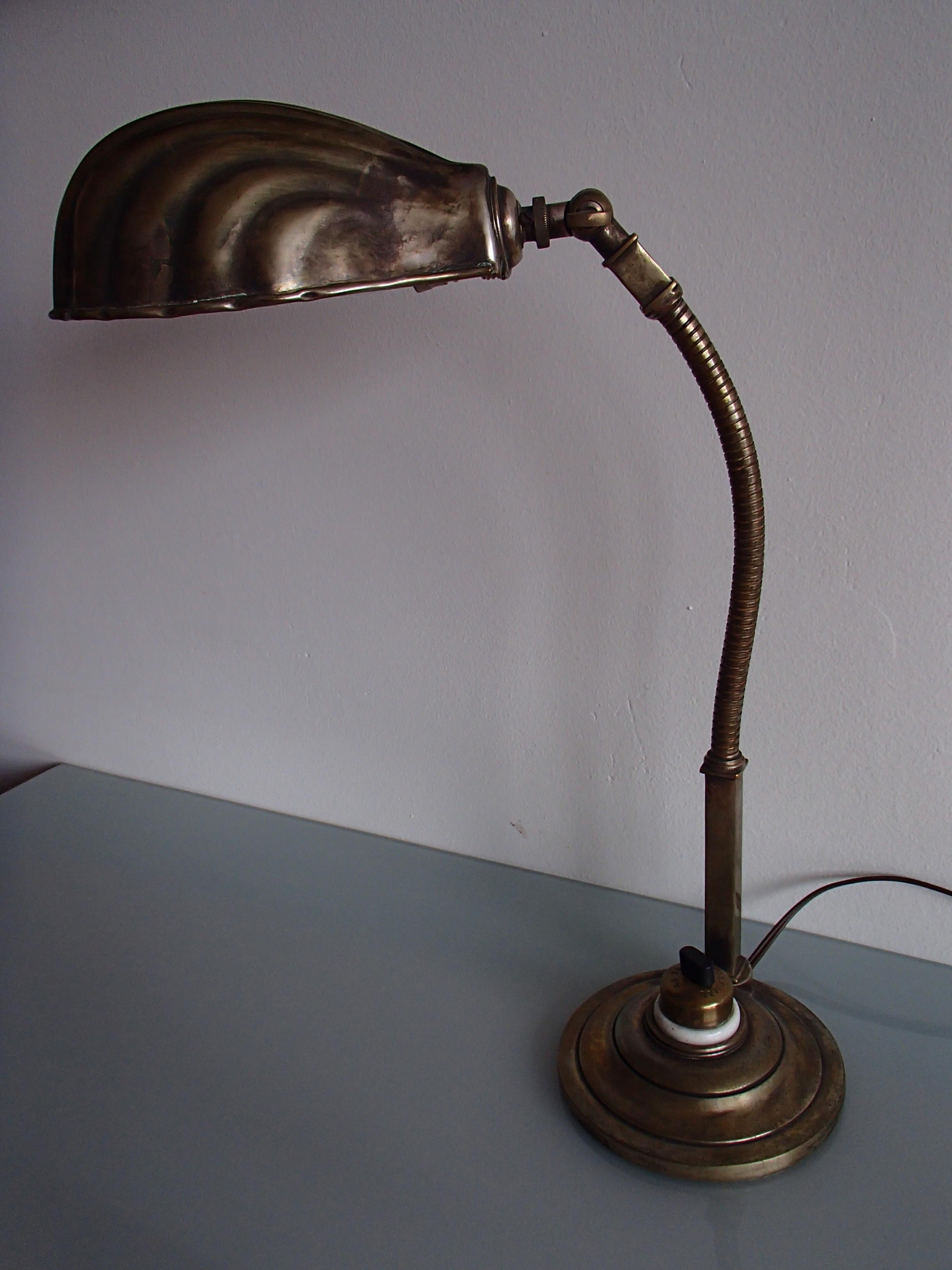 Lampe de table en forme de coquillage avec col souple, XIXe siècle en vente 1