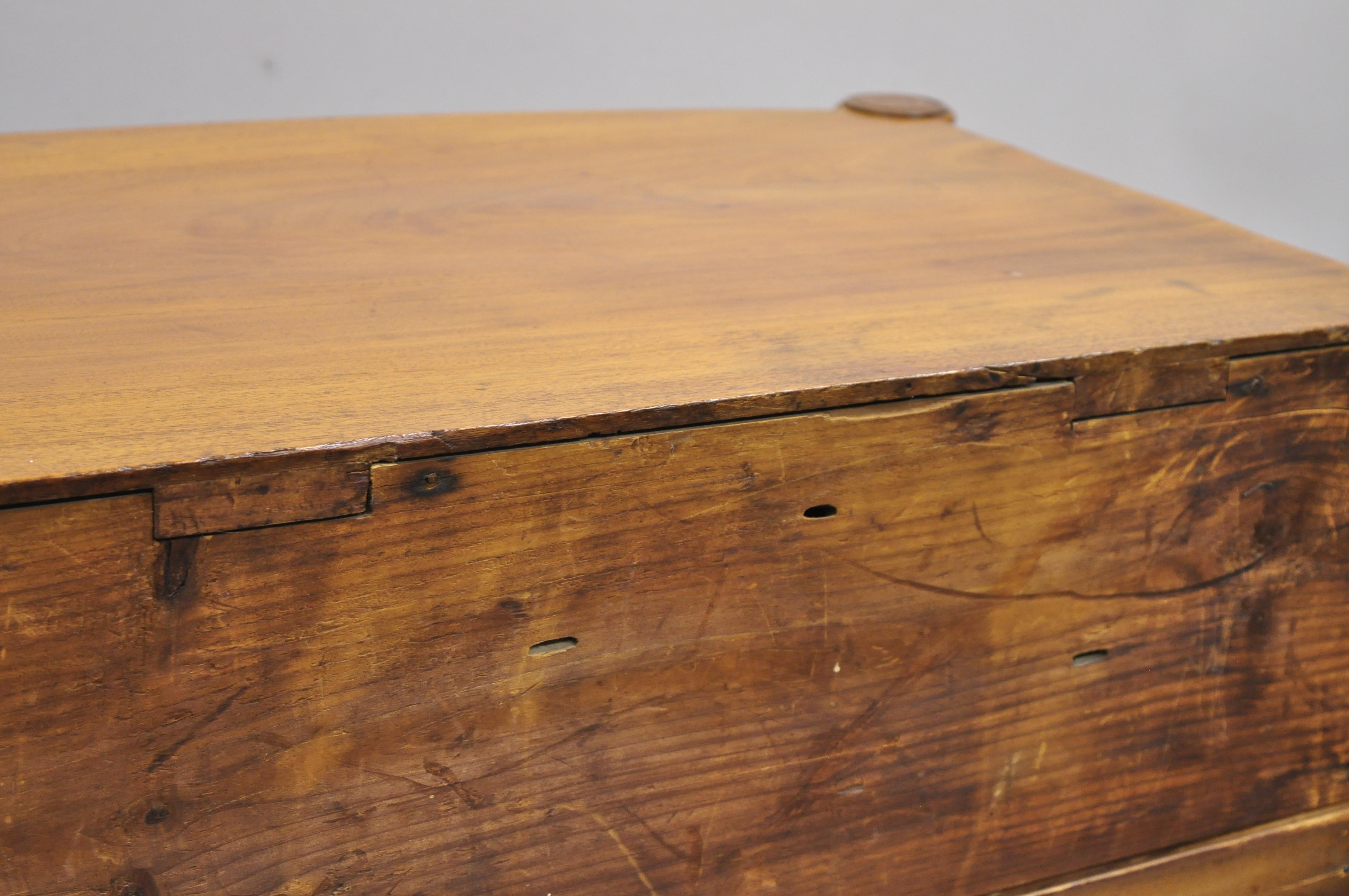19th Century Sheraton 4-Drawer Mahogany Bow Front Bachelor Chest Dresser 4