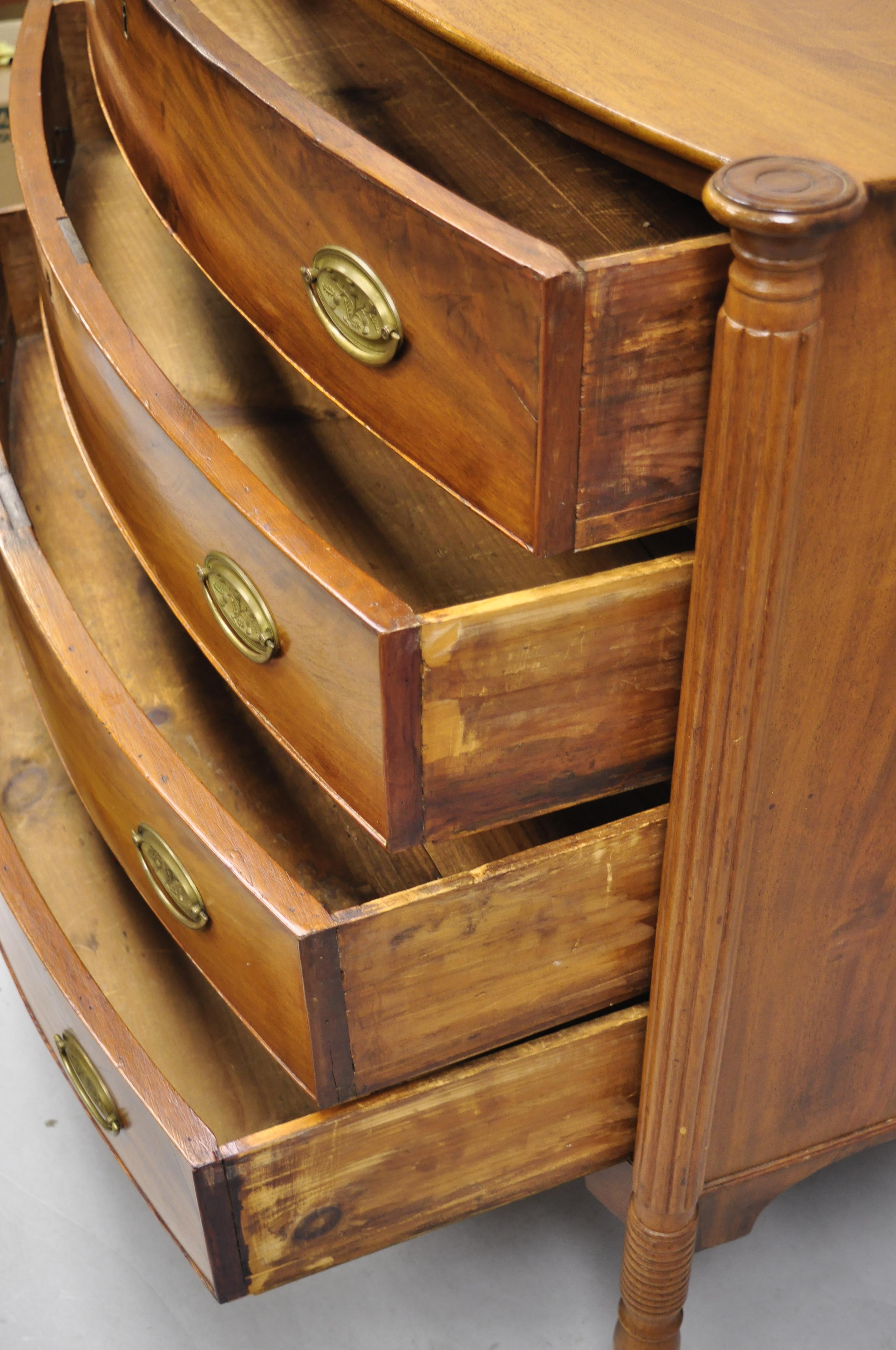 19th Century Sheraton 4-Drawer Mahogany Bow Front Bachelor Chest Dresser In Good Condition In Philadelphia, PA