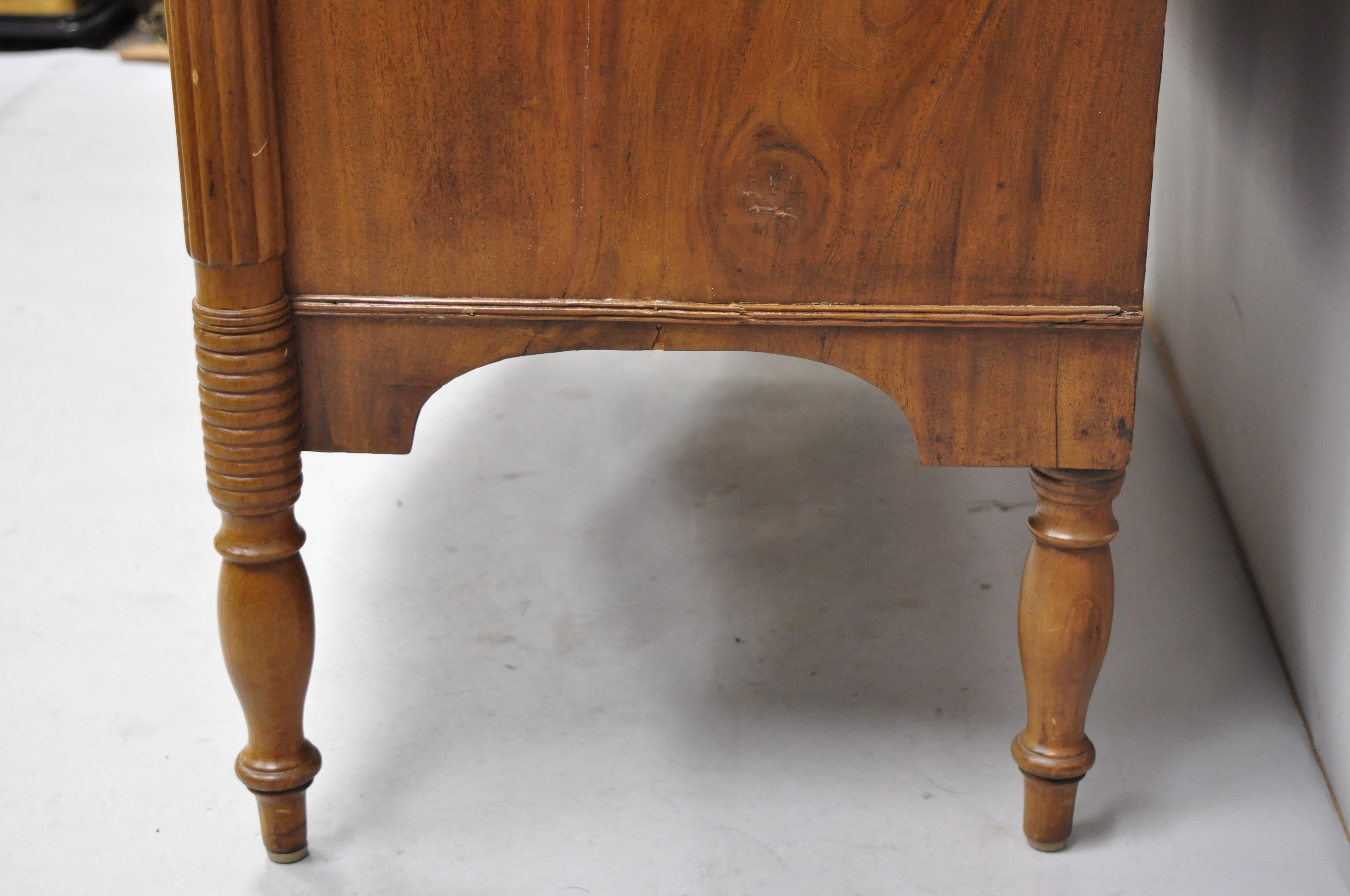 19th Century Sheraton 4-Drawer Mahogany Bow Front Bachelor Chest Dresser 2