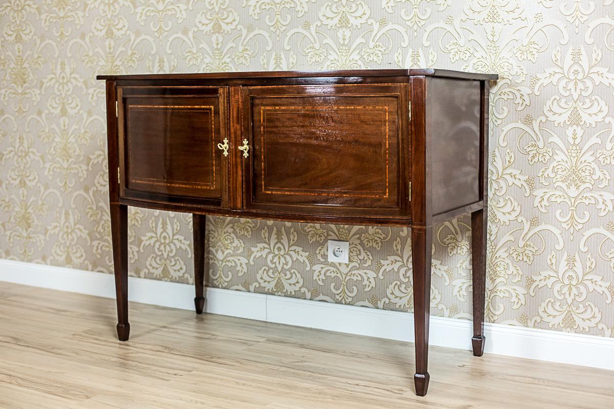 19th-Century Sheraton Cabinet in Brown Veneered with Mahogany For Sale 1