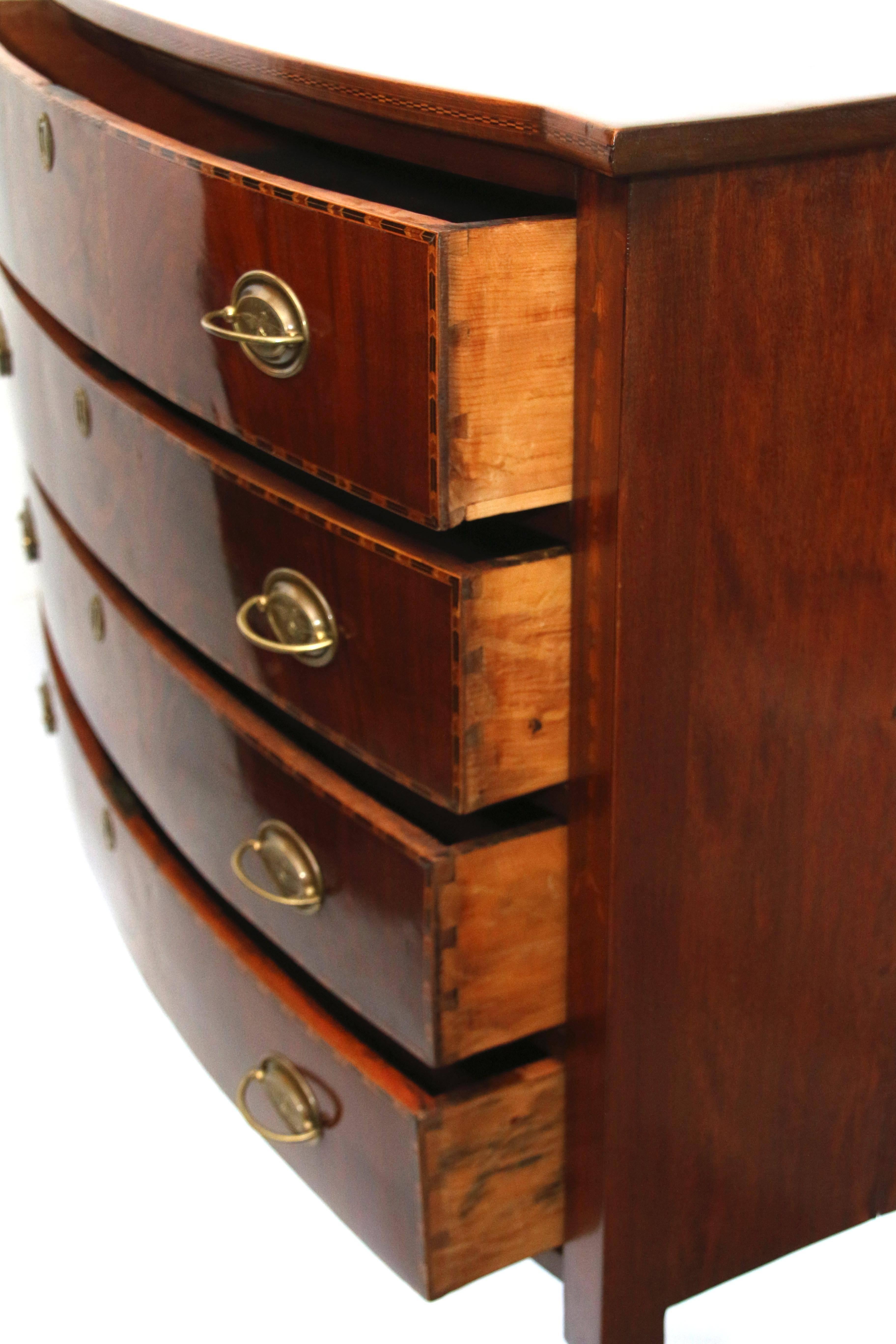 19th Century Sheraton Four-Drawer Inlaid Bowfront Chest of Drawers For Sale 2