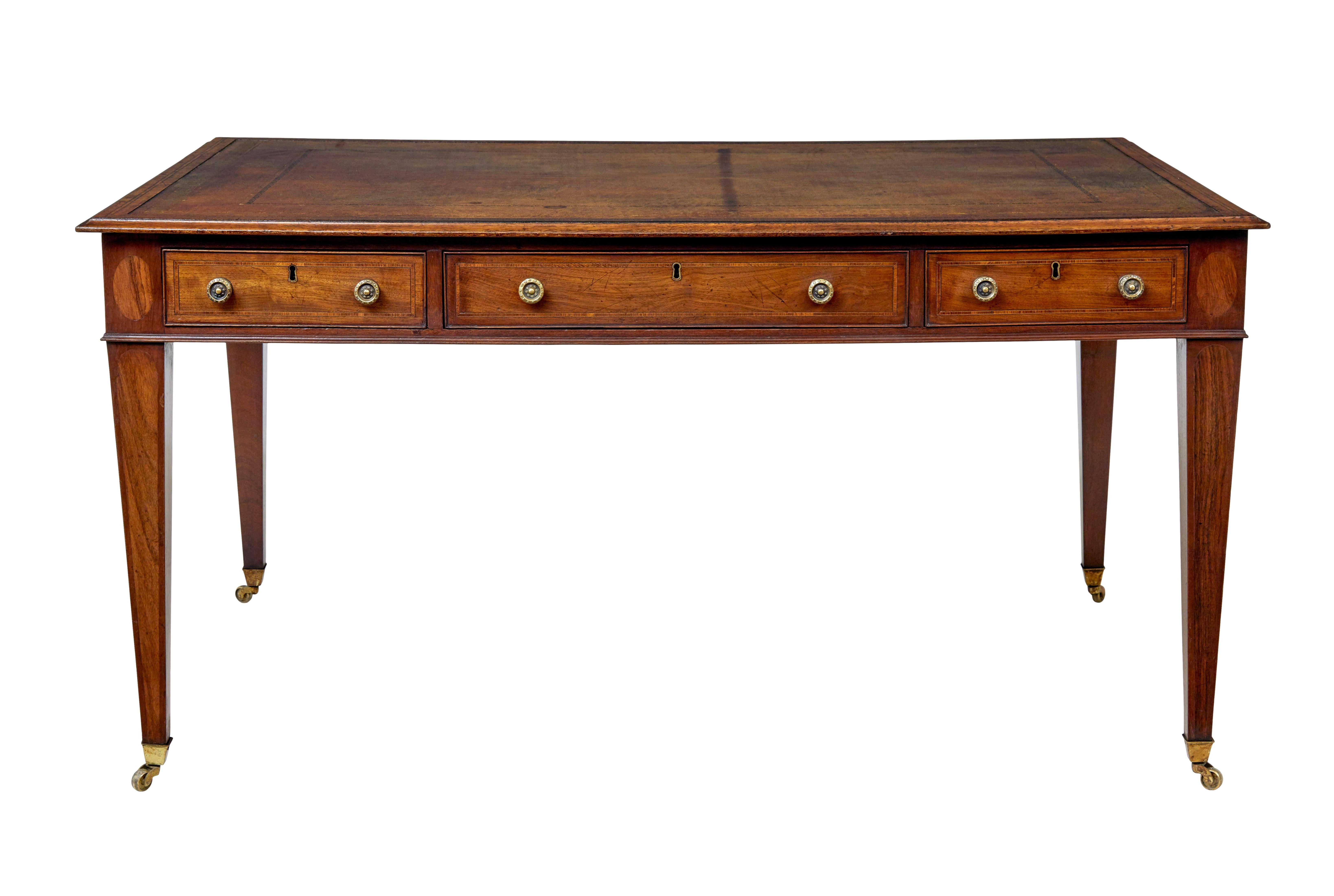 XIXe siècle 19th century Sheraton revival leather top library table en vente