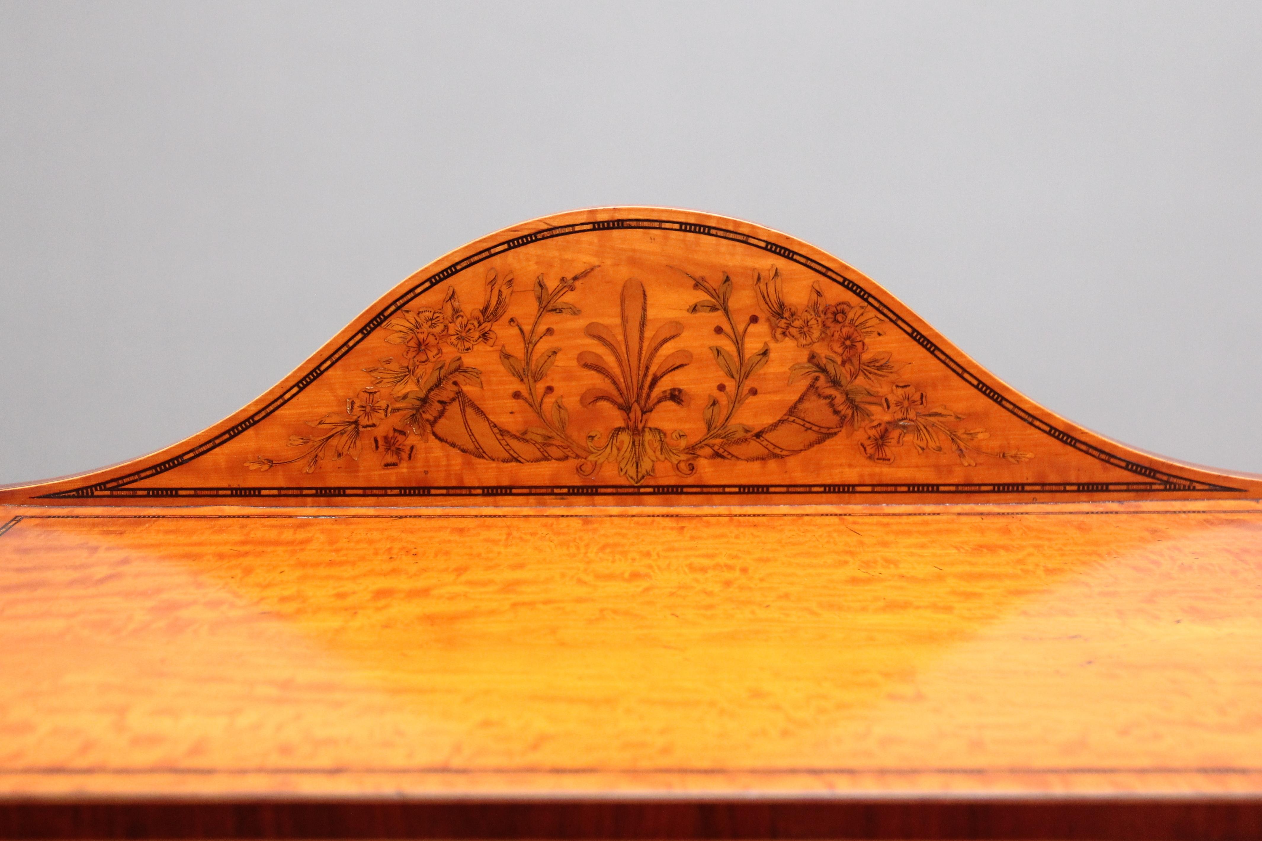 Schreibtisch aus Seidenholz im Sheraton-Revival-Stil des 19. Jahrhunderts im Angebot 6
