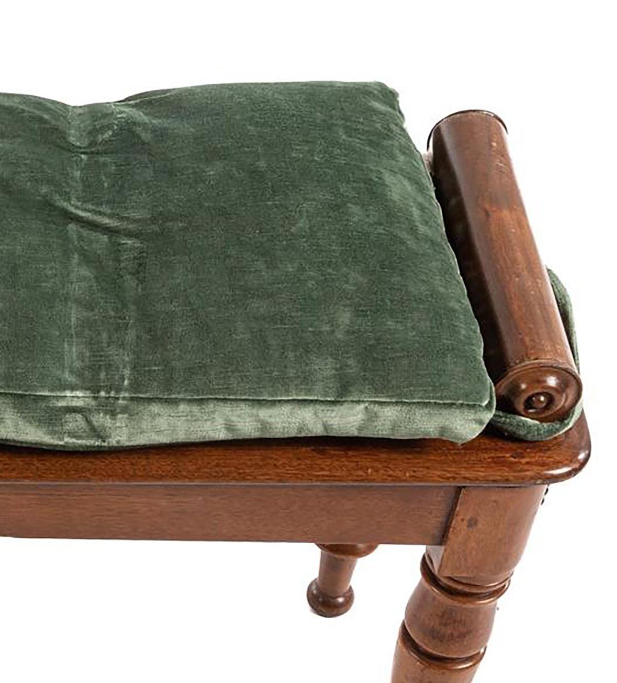 Mahagoni-Doppelbank im Sheraton-Stil des 19. Jahrhunderts im Zustand „Gut“ im Angebot in Solebury, PA