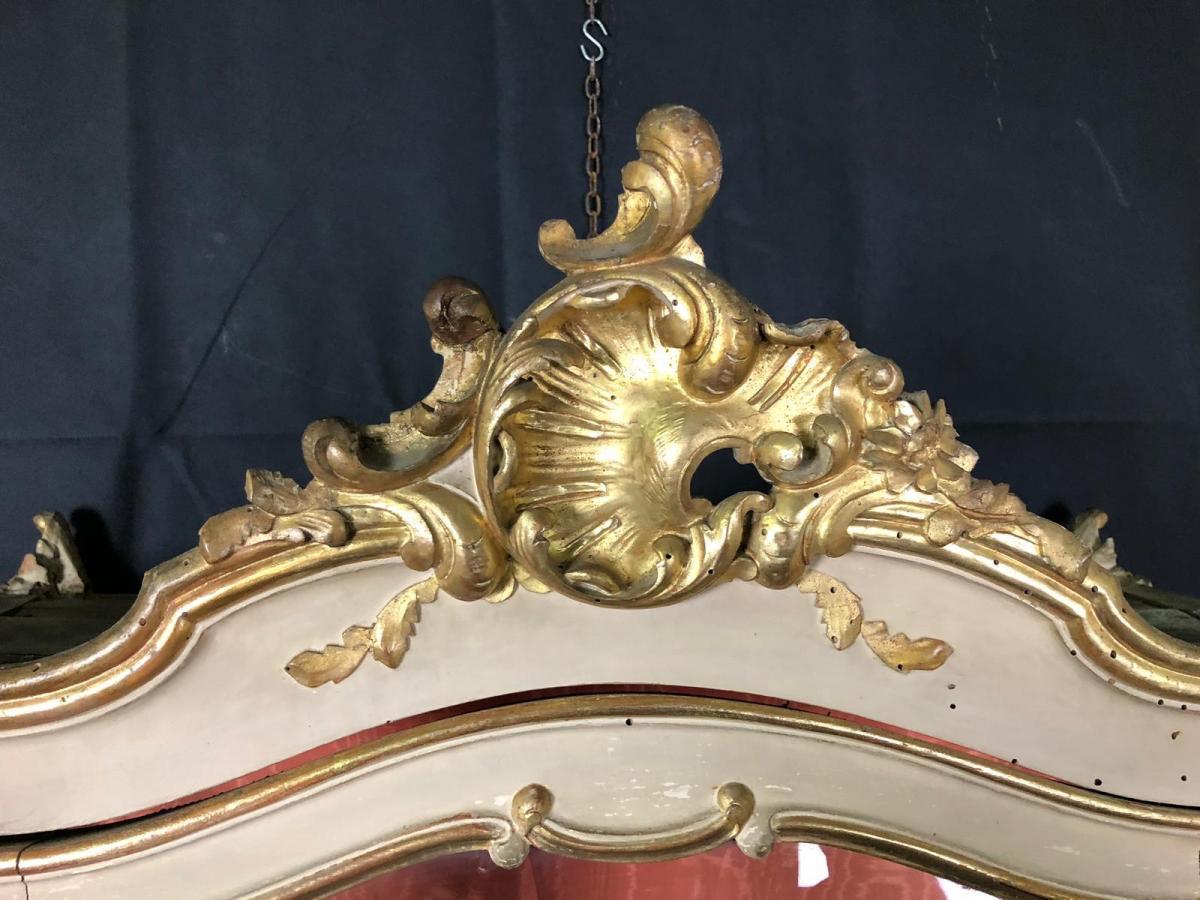 Louis XV 19th Century Showcase in Lacquered and Gilded Wood