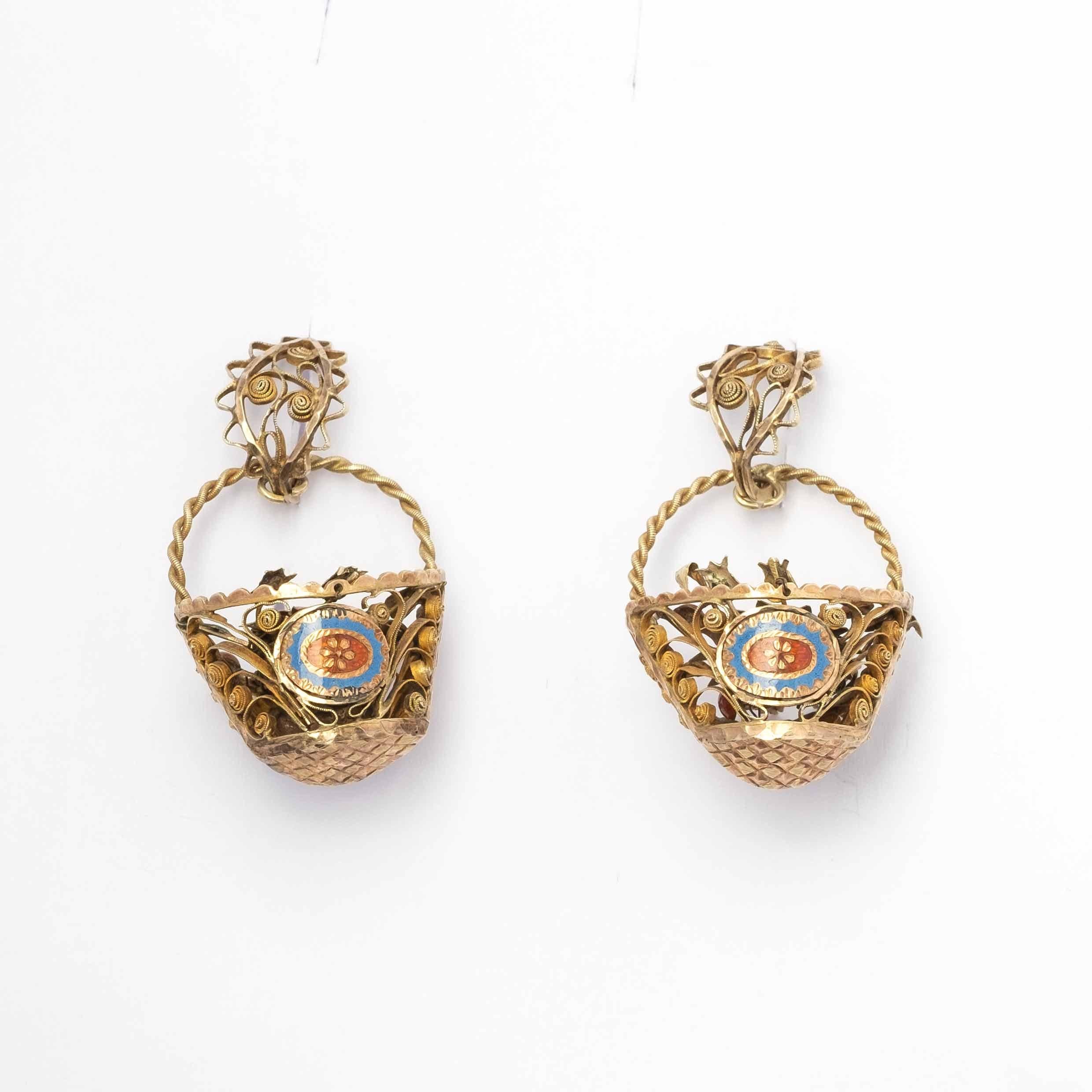 Donna Orecchini siciliani del XIX secolo in oro 12 carati e smalto - Design/One floreale in vendita