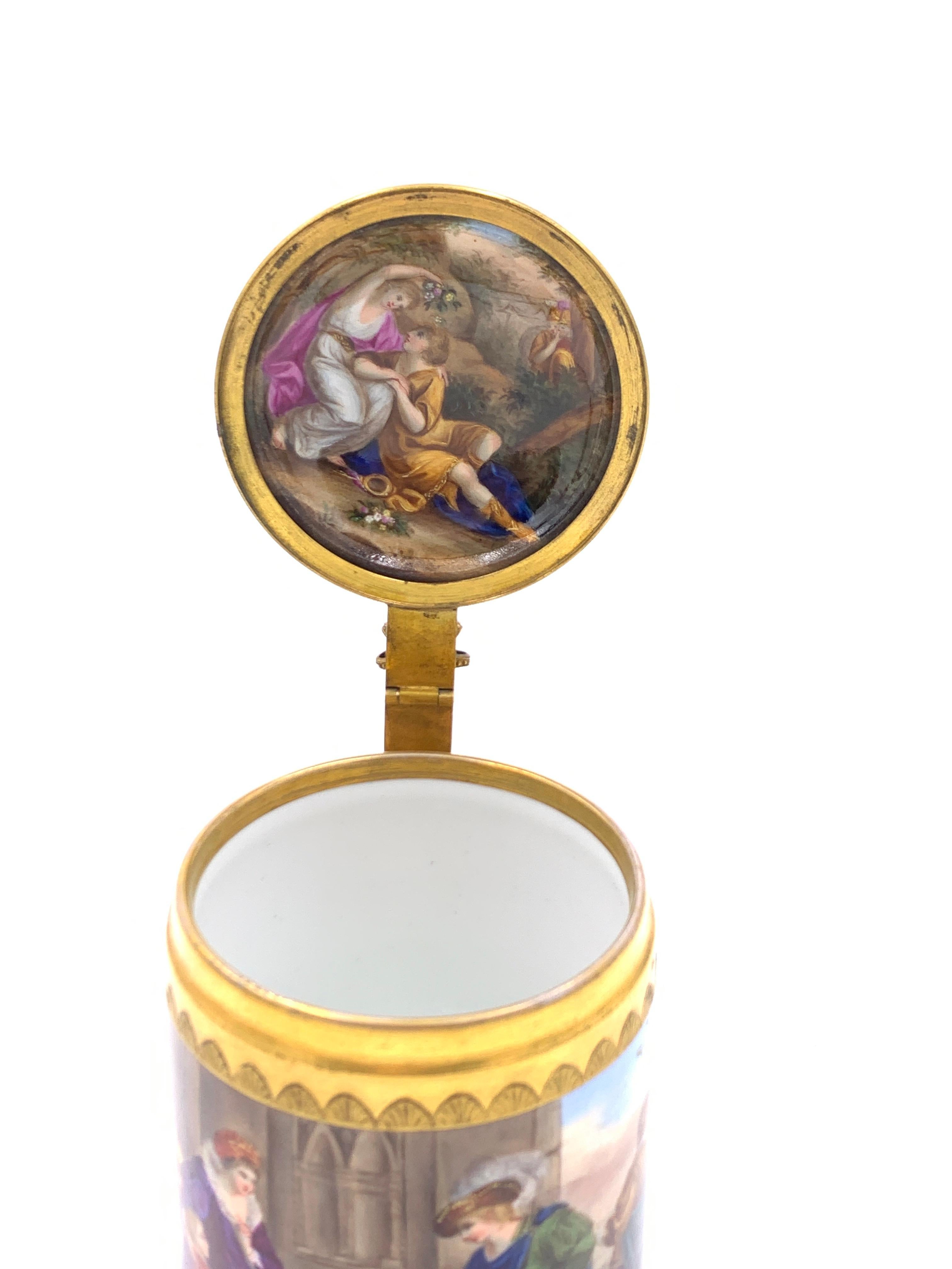 Porcelaine Tankard Royal Vienna signé du 19ème siècle avec couvercle en vente