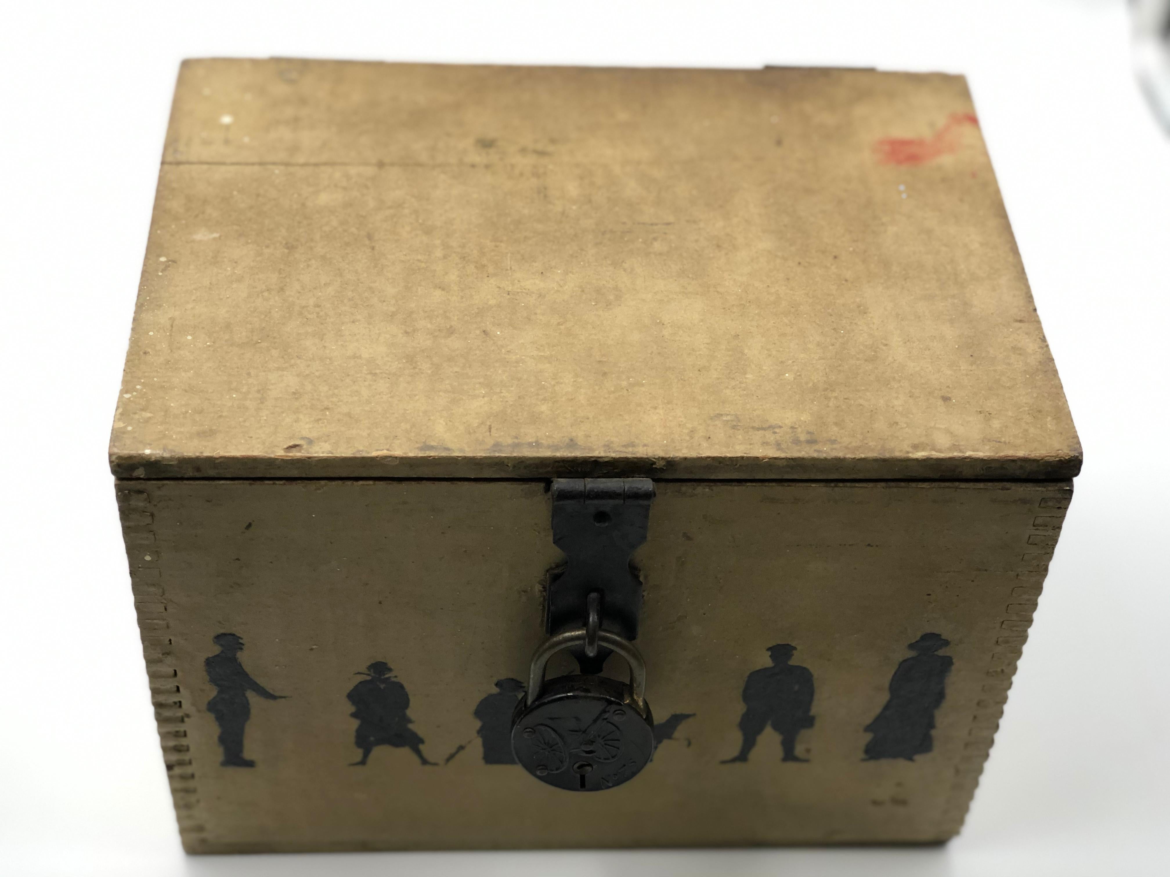 19th Century Silhouette Painted Wooden Box 8