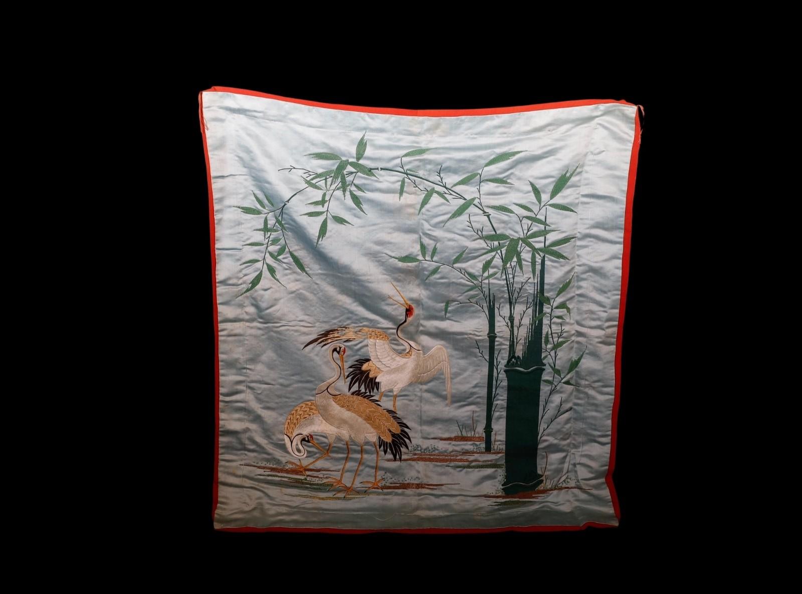 Funda de almohada decorativa de seda del siglo XIX (Fukusa) Japonés en venta